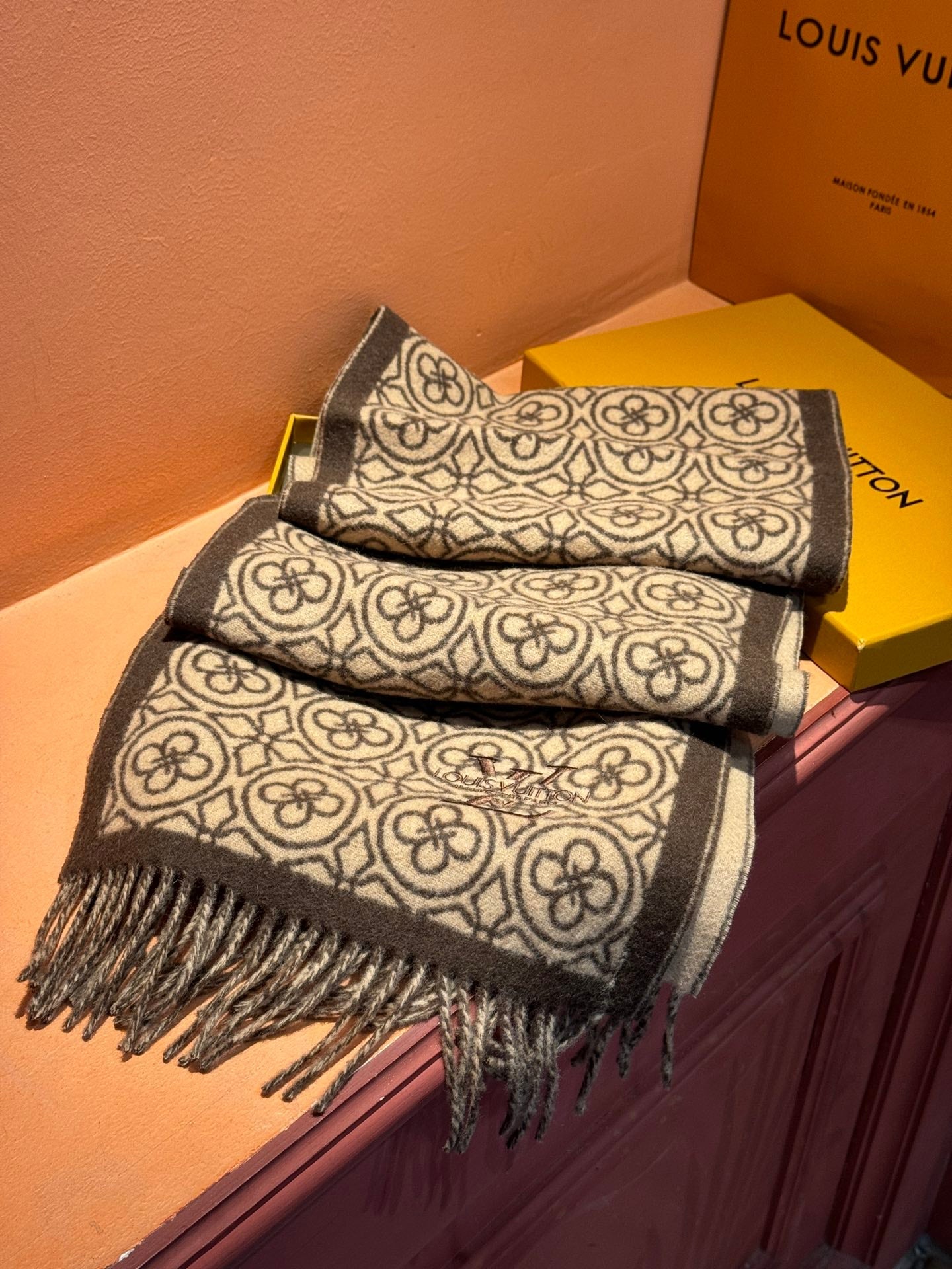 LOUIS VUITTON FLOWER MONOGRAM SCARF 180 CM IN MEDIUM BROWN CASHMERE 388306