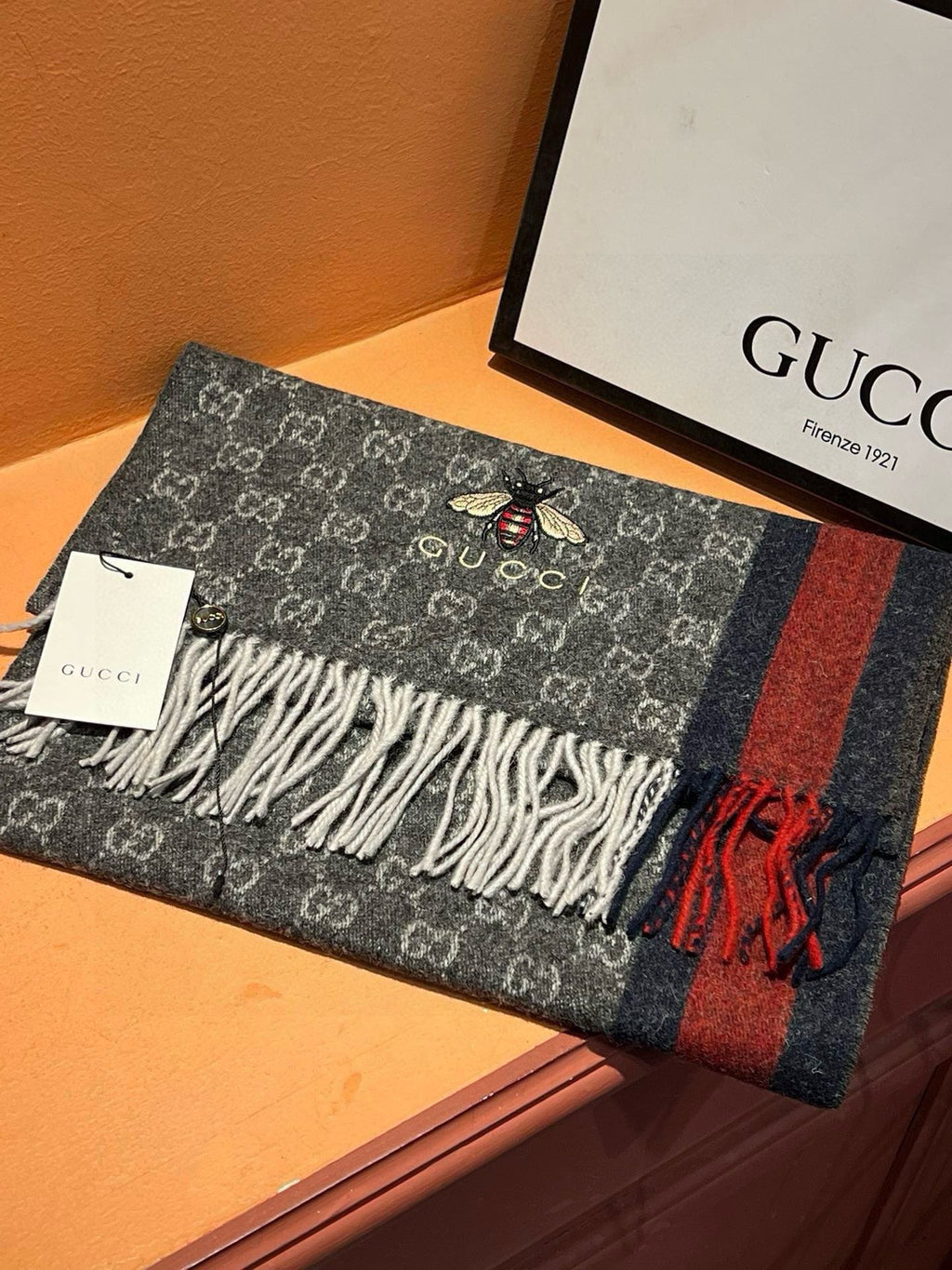 GUCCI SCARF 180 CM IN BLACK CASHMERE WITH BEE PATTERN 396473