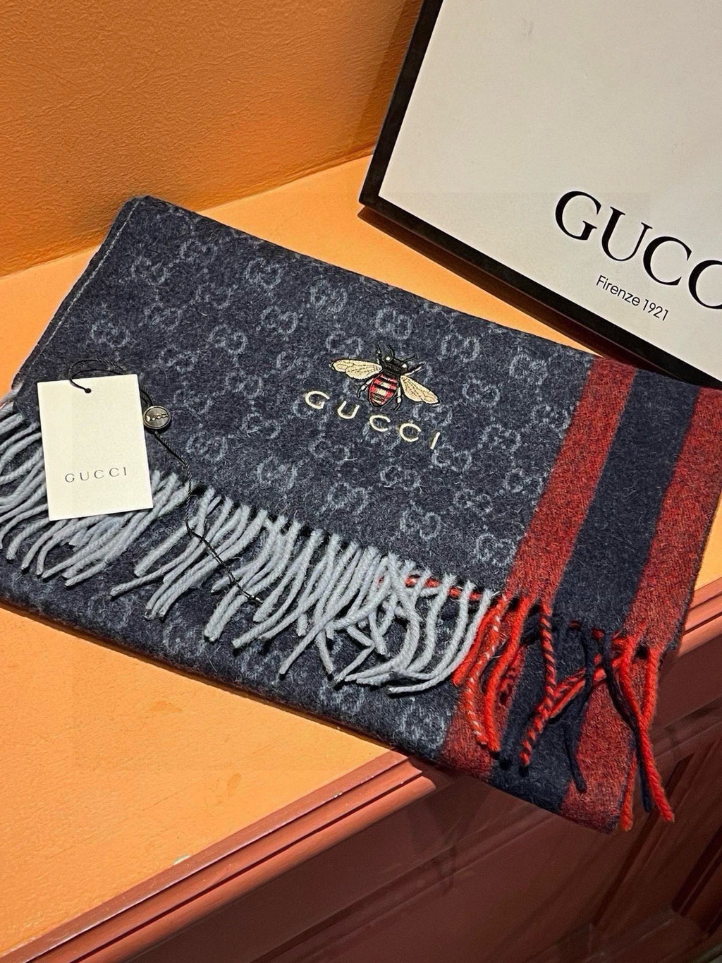 GUCCI SCARF 180 CM IN NAVY BLUE CASHMERE WITH BEE PATTERN 396476
