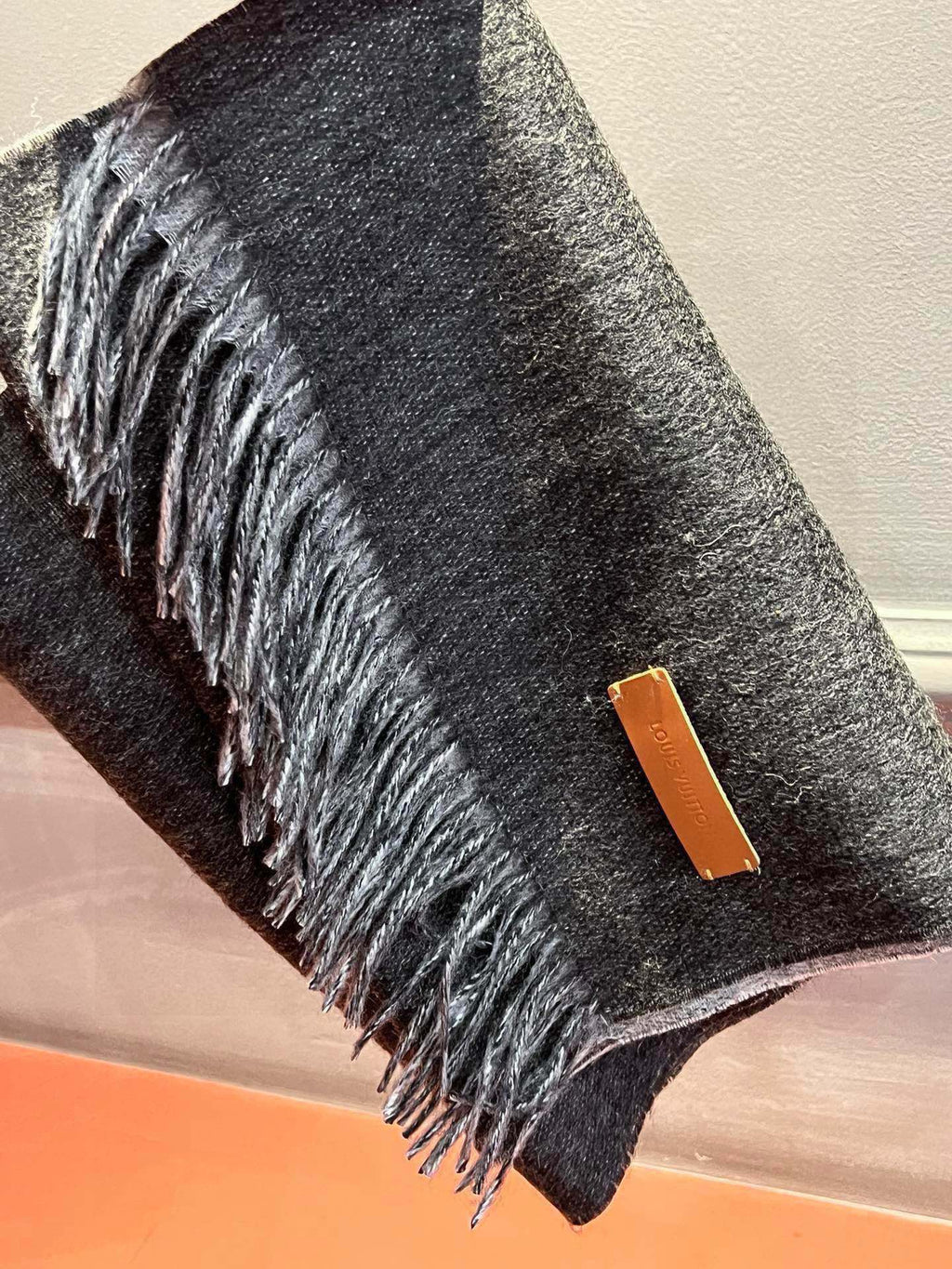 LOUIS VUITTON SCARF 180 CM IN BLACK CASHMERE 396477