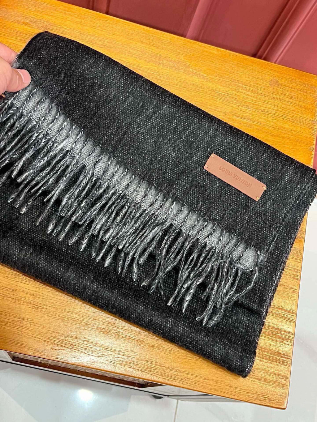 LOUIS VUITTON SCARF 180 CM IN BLACK CASHMERE 396477