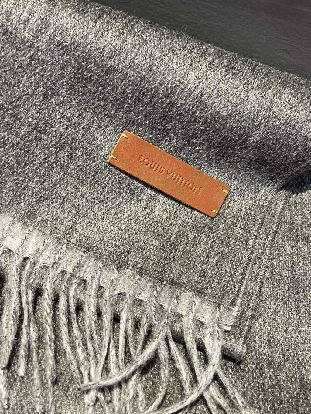 LOUIS VUITTON SCARF 180 CM IN DARK GRAY CASHMERE 396480