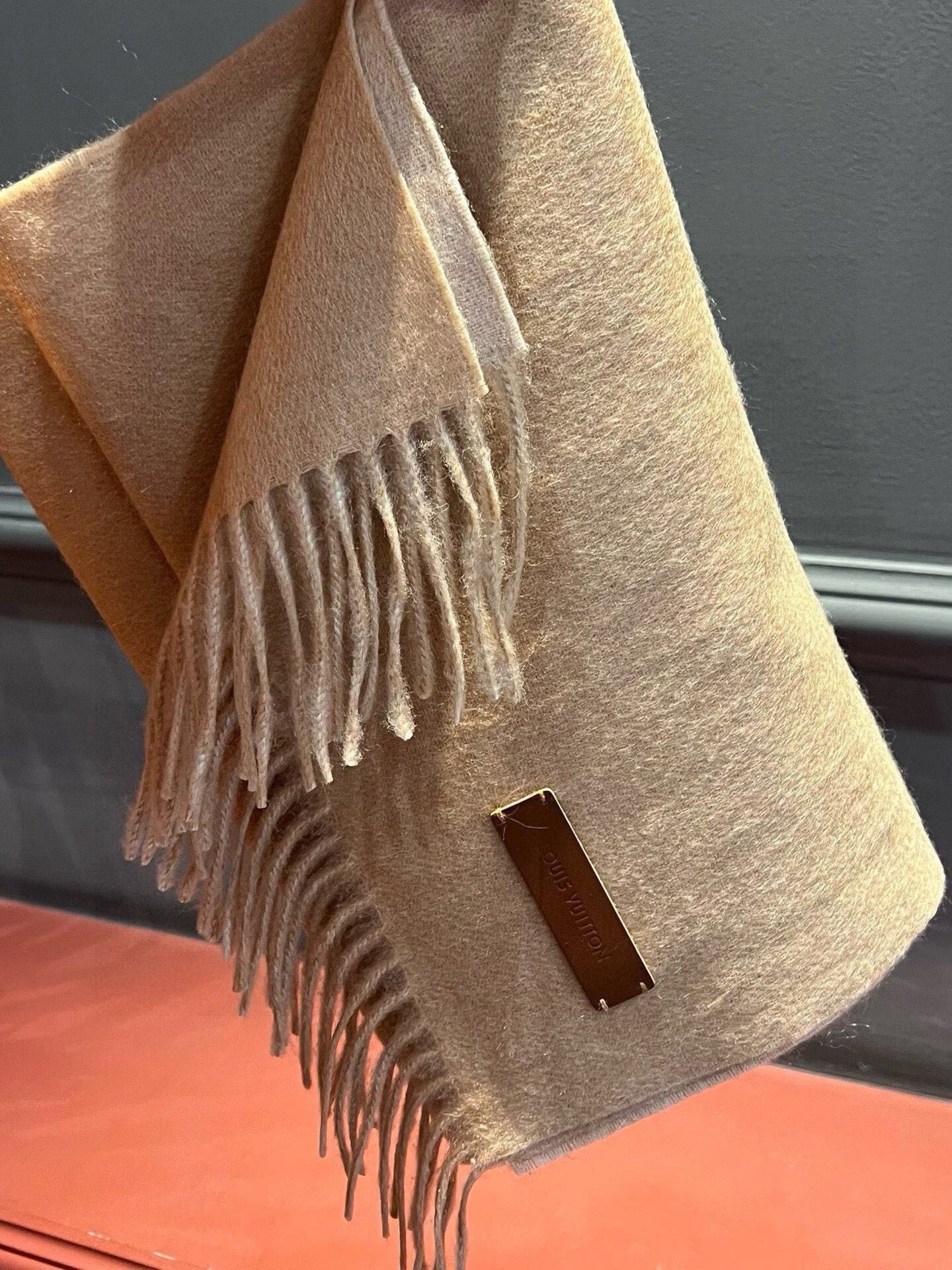 LOUIS VUITTON SCARF 180 CM IN MEDIUM BROWN CASHMERE 396482