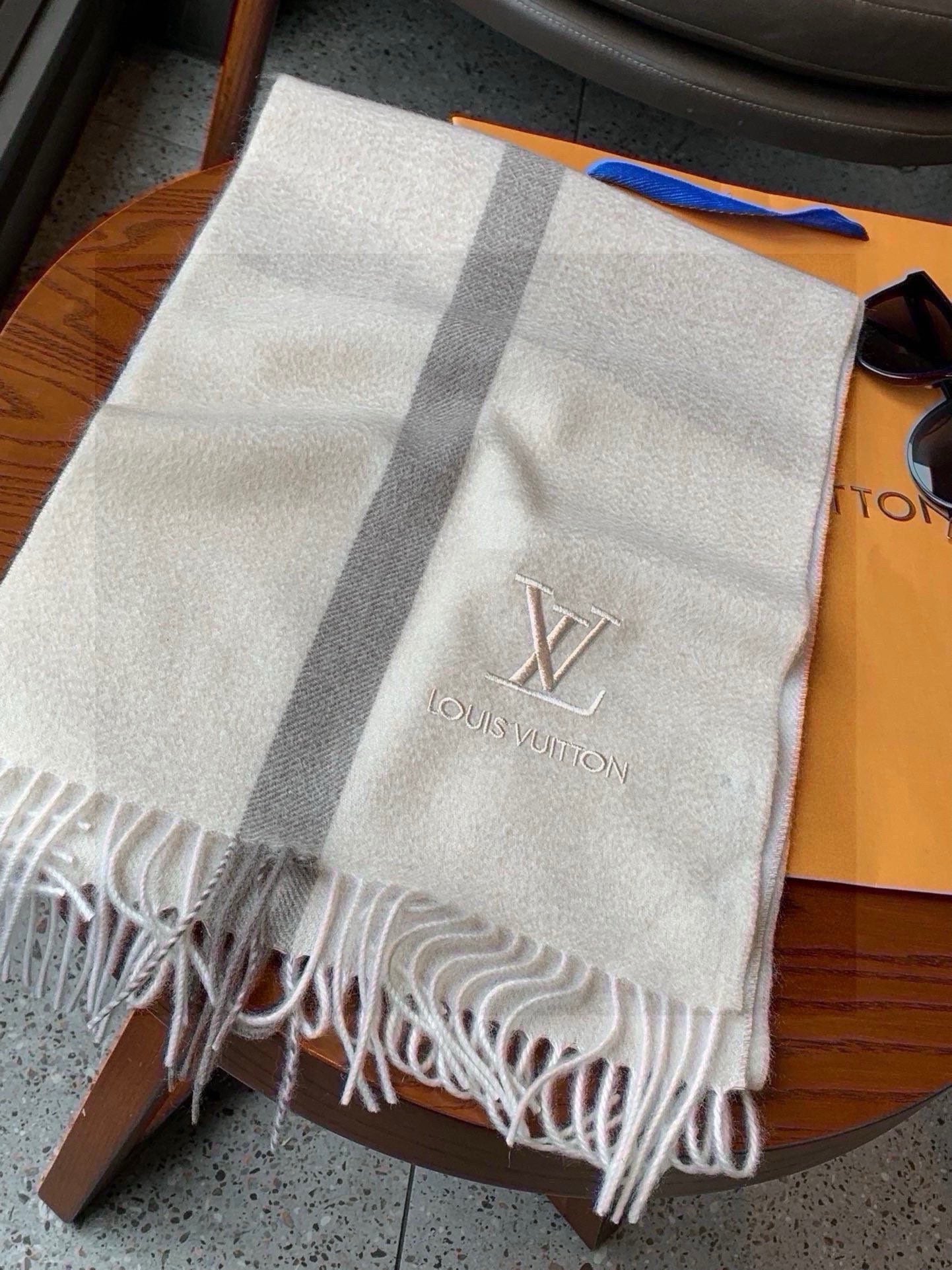 LOUIS VUITTON SCARF 170 CM IN BEIGE CASHMERE 399930