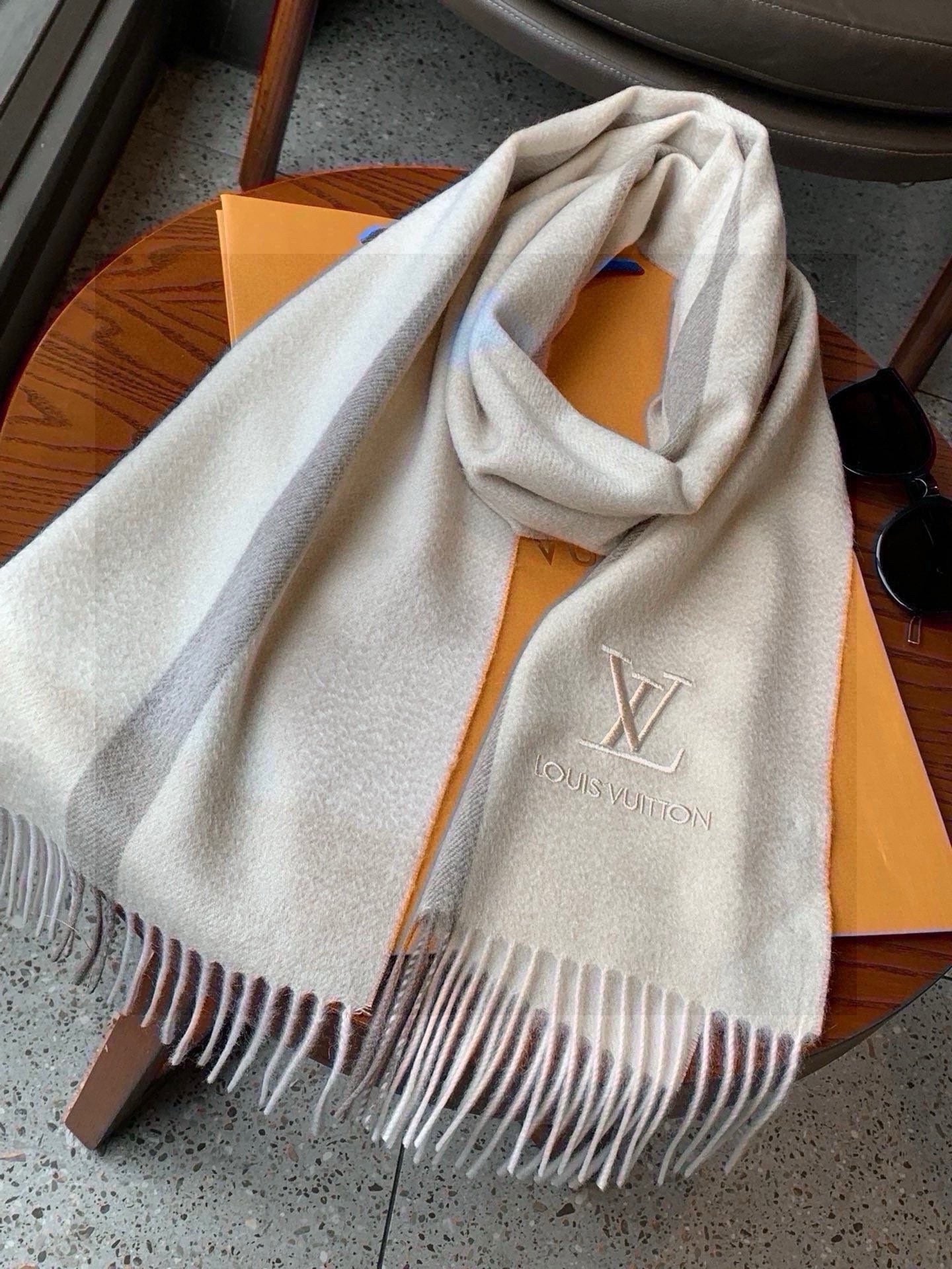 LOUIS VUITTON SCARF 170 CM IN BEIGE CASHMERE 399930