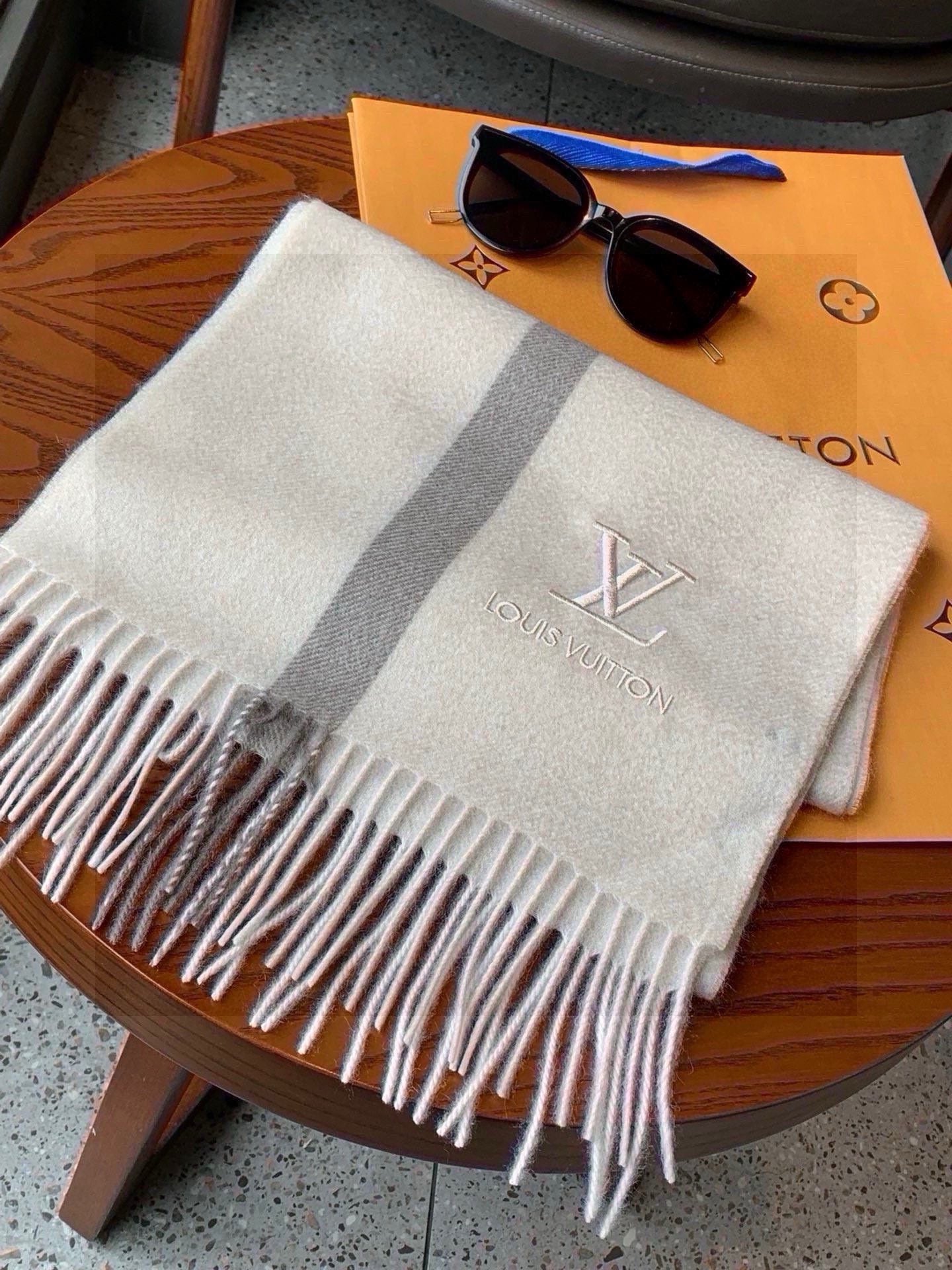 LOUIS VUITTON SCARF 170 CM IN BEIGE CASHMERE 399930