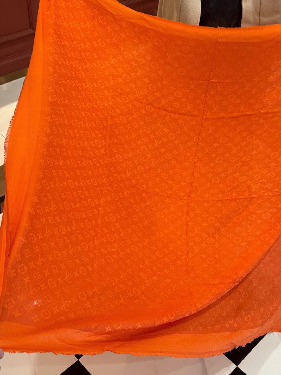 LOUIS VUITTON LV SCARF 140 CM IN CASHMERE 721462