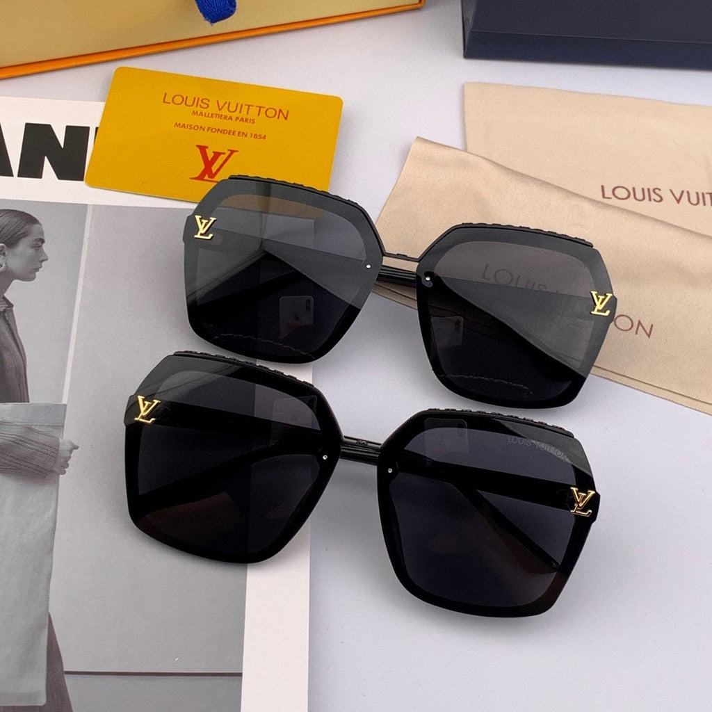 LOUIS VUITTON SQUARE SUNGLASSES L30157 IN BLACK ACETATE MONOGRAM LOGO