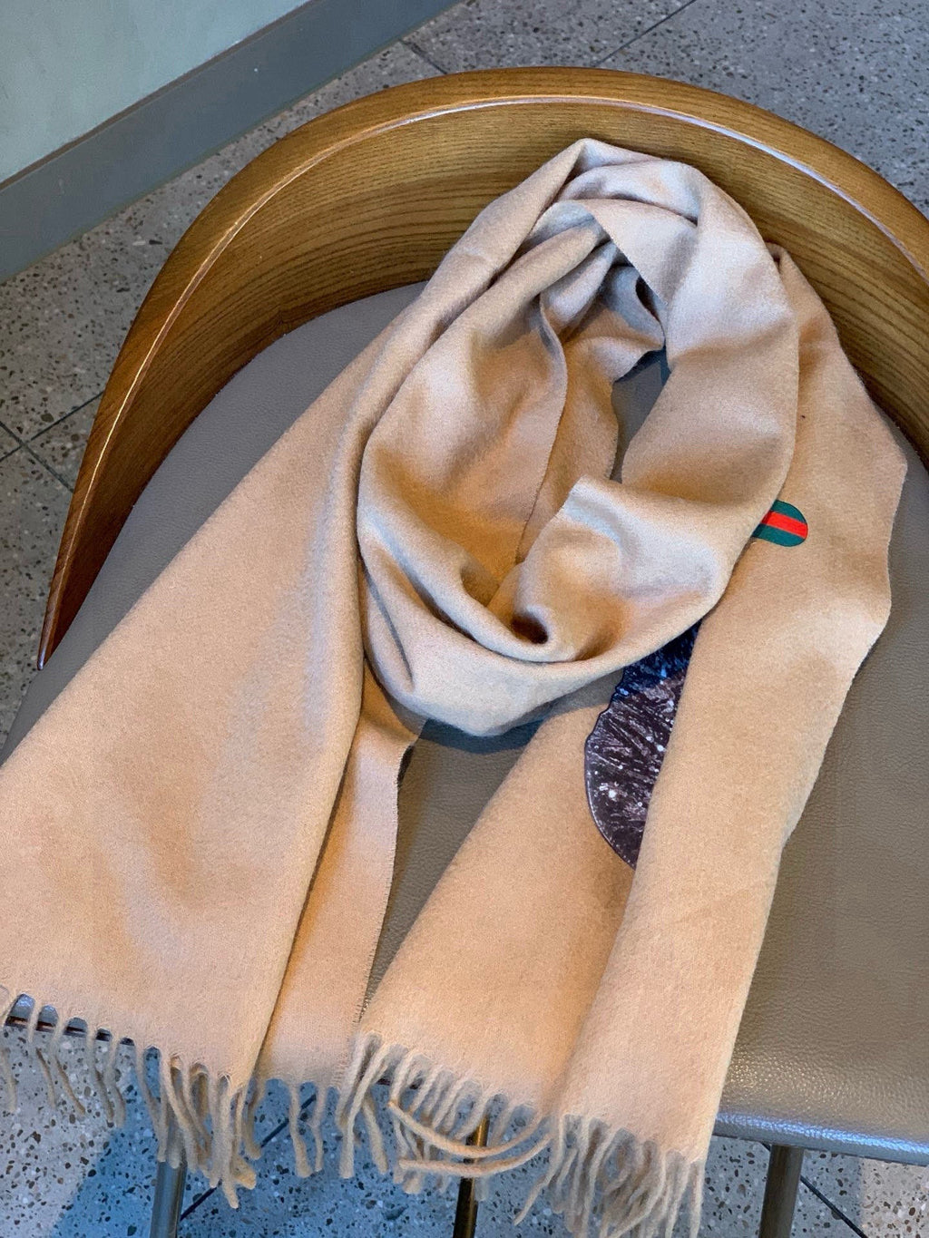 GUCCI 25S SCARF 180 IN CASHMERE 583606