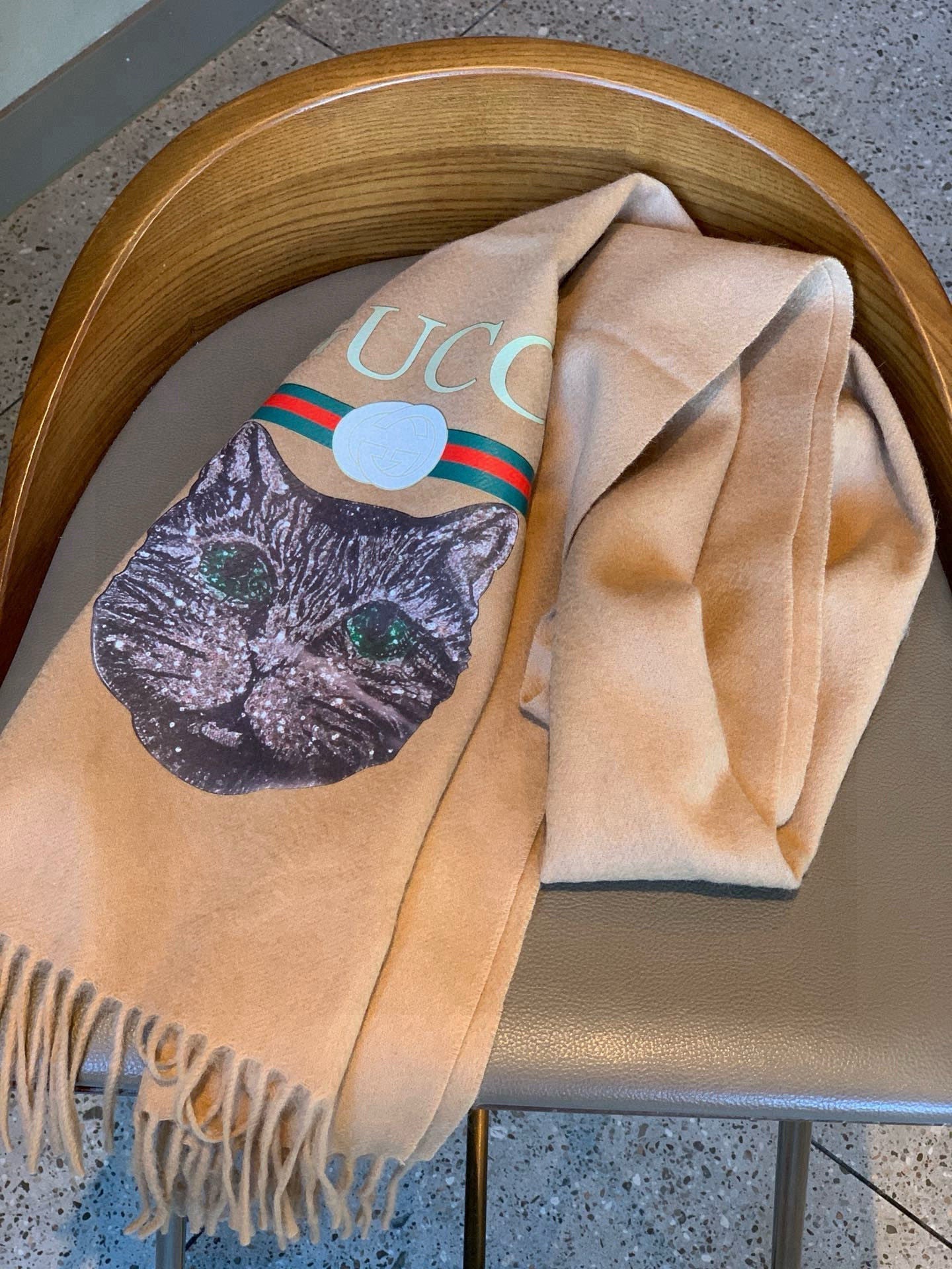 GUCCI 25S SCARF 180 IN CASHMERE 583606