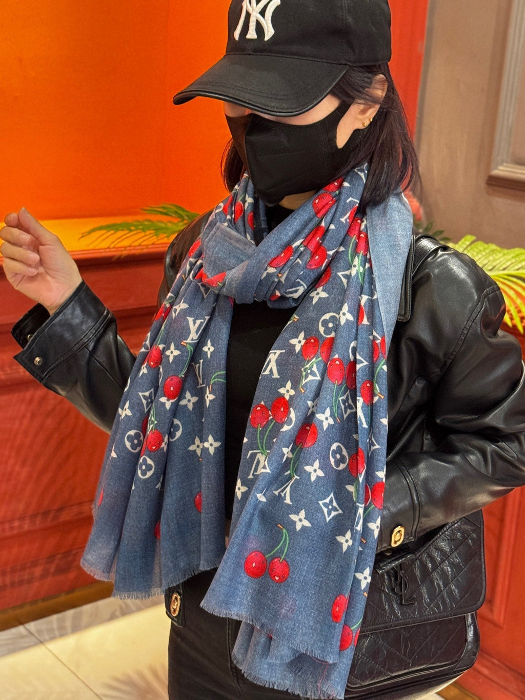 LOUIS VUITTON LV SCARF 200 CM IN CASHMERE 728982