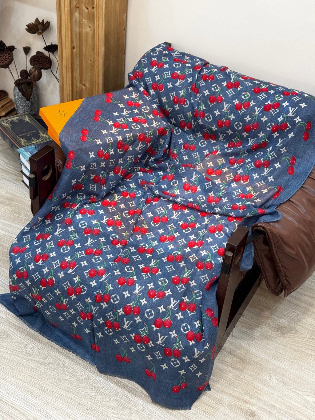 LOUIS VUITTON LV SCARF 200 CM IN CASHMERE 728982