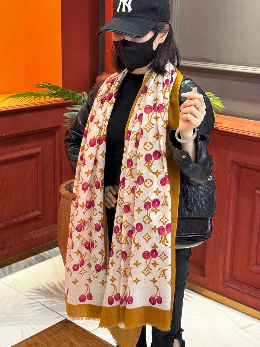 LOUIS VUITTON LV SCARF 200 CM IN CASHMERE 728983
