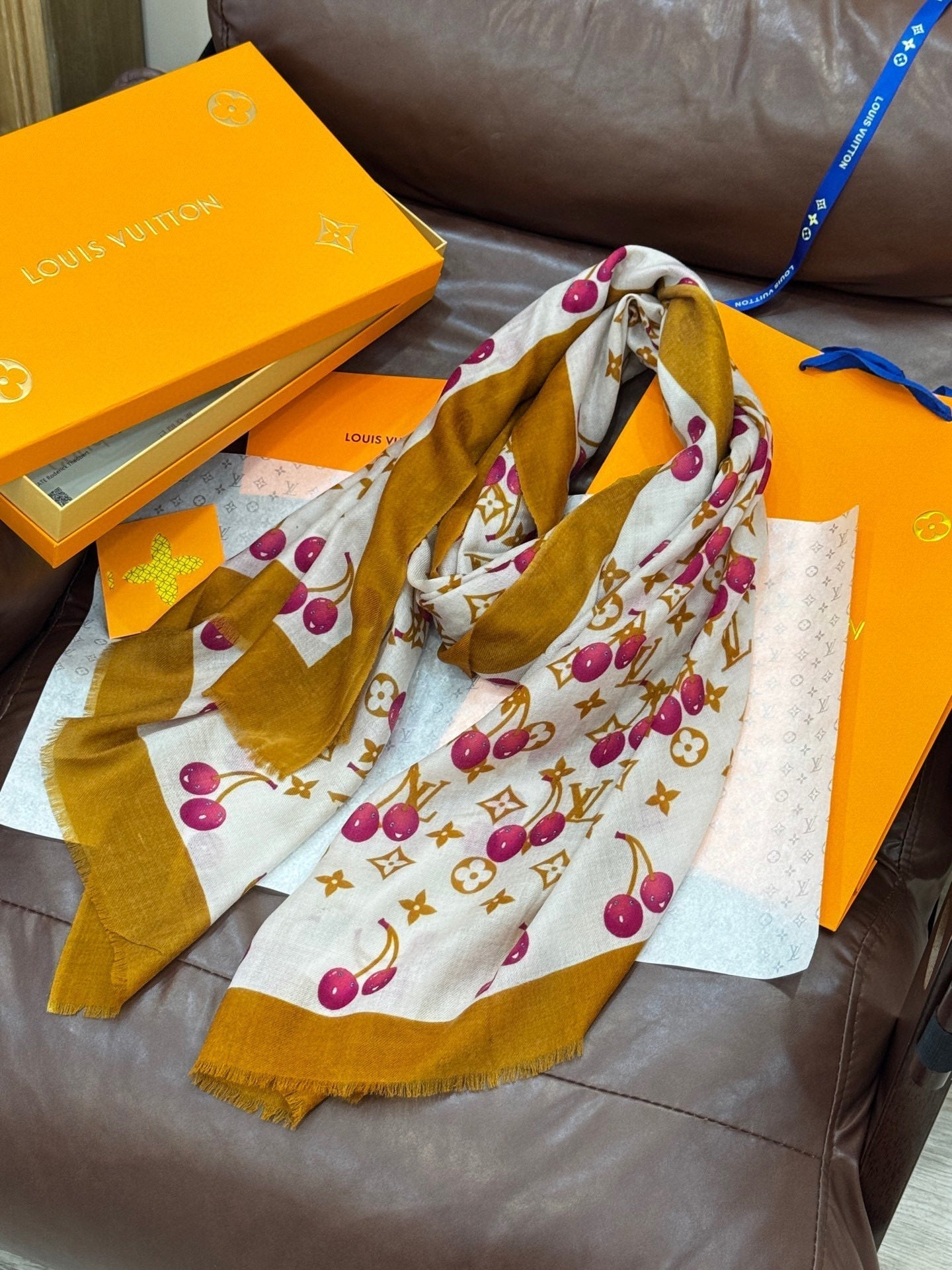 LOUIS VUITTON LV SCARF 200 CM IN CASHMERE 728983