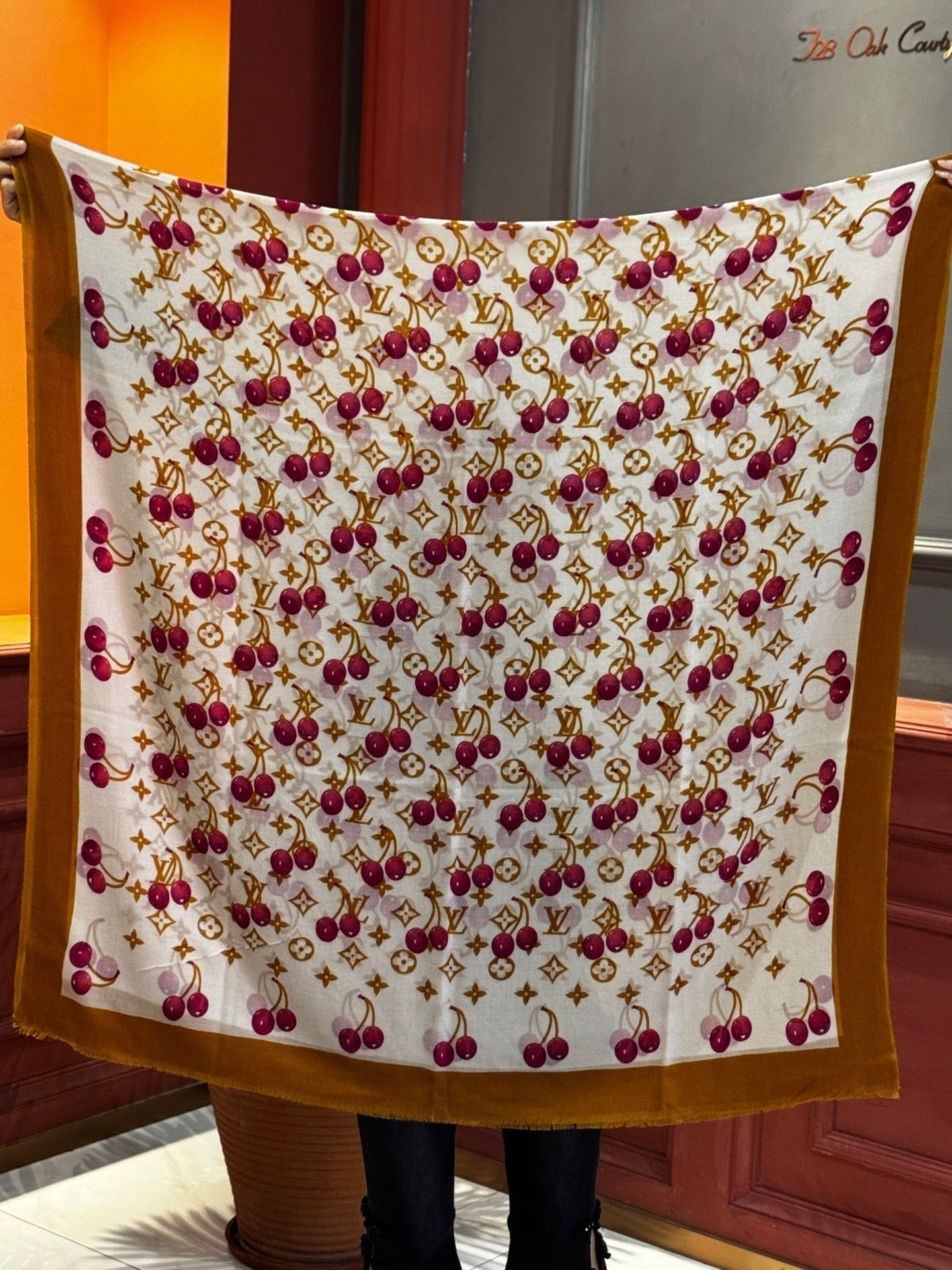 LOUIS VUITTON LV SCARF 200 CM IN CASHMERE 728983