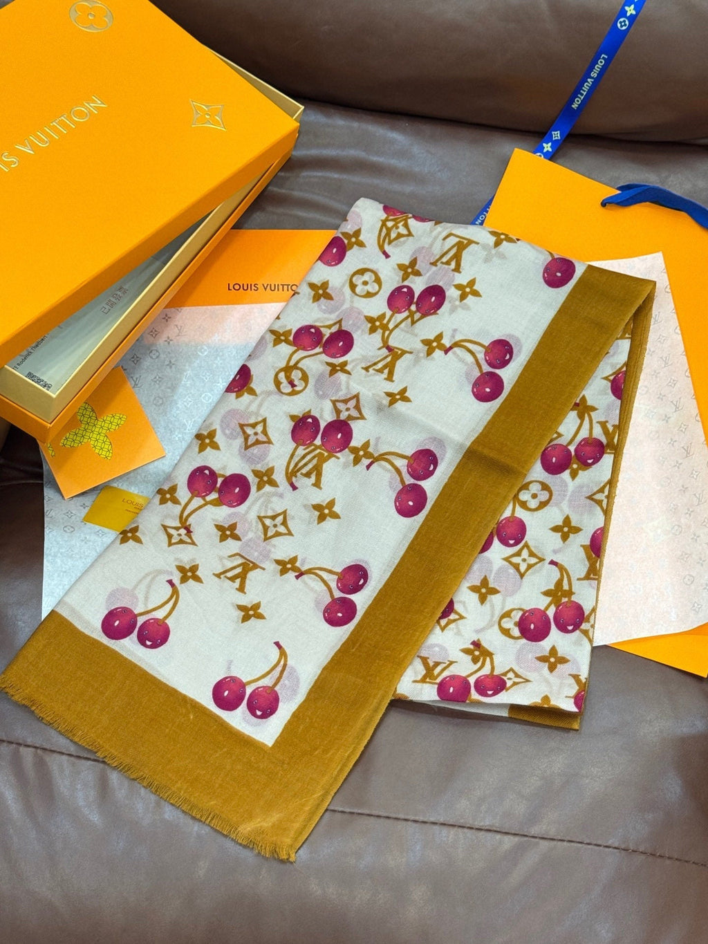 LOUIS VUITTON LV SCARF 200 CM IN CASHMERE 728983