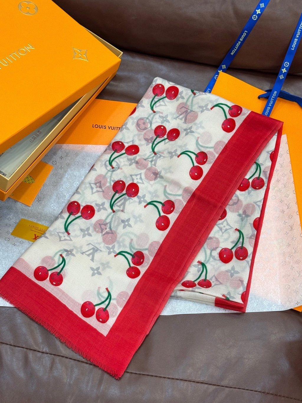 LOUIS VUITTON LV SCARF 200 CM IN CASHMERE 728984