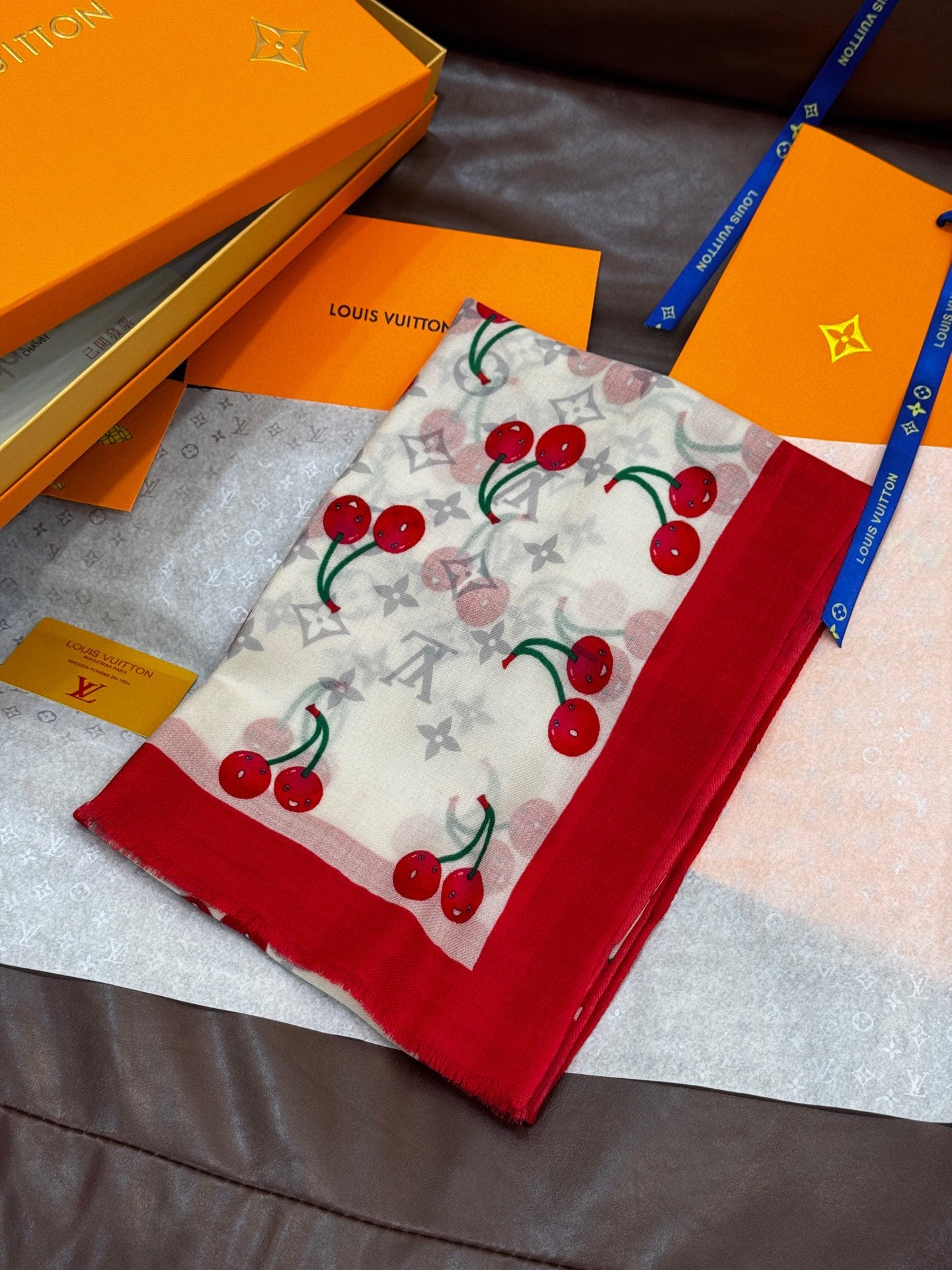 LOUIS VUITTON LV SCARF 200 CM IN CASHMERE 728984