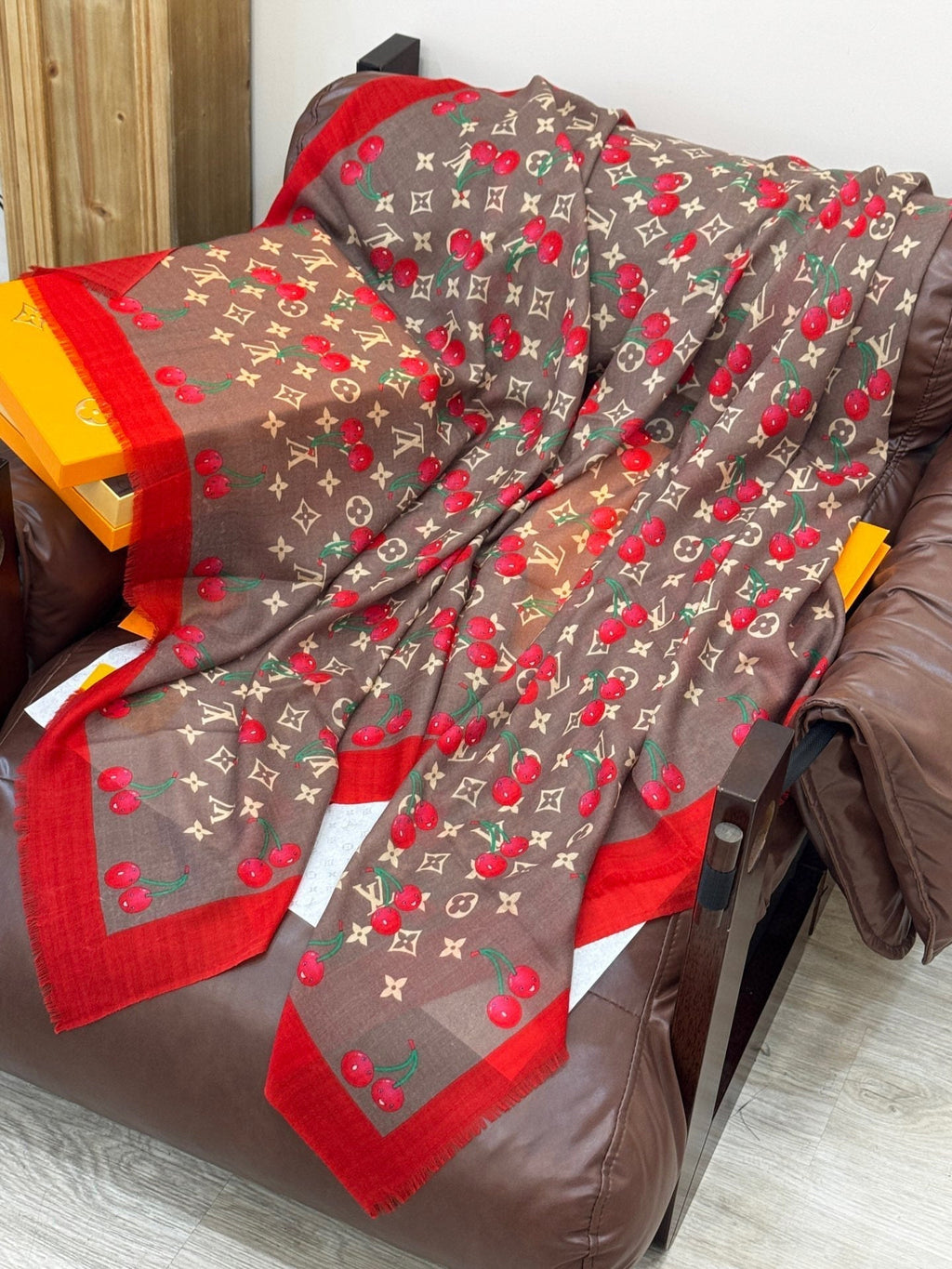 LOUIS VUITTON LV SCARF 200 CM IN CASHMERE 728985