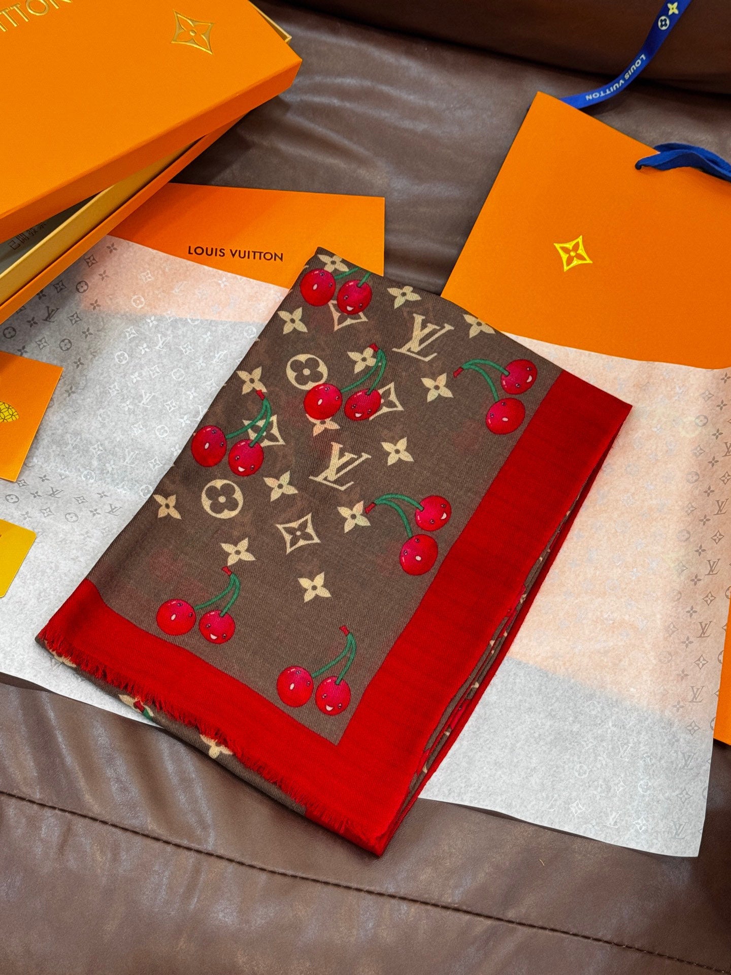 LOUIS VUITTON LV SCARF 200 CM IN CASHMERE 728985