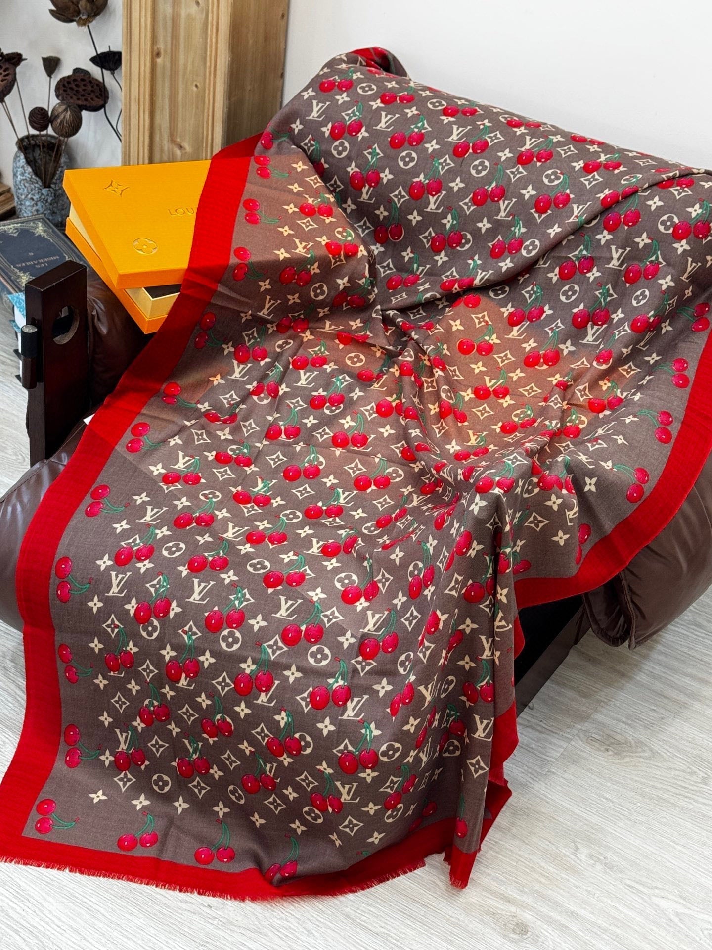 LOUIS VUITTON LV SCARF 200 CM IN CASHMERE 728985
