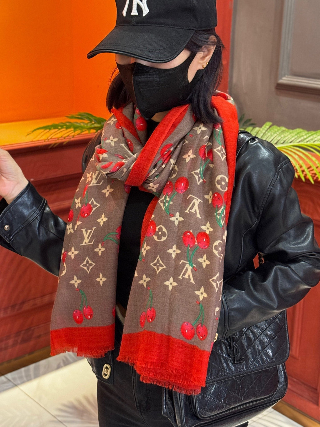 LOUIS VUITTON LV SCARF 200 CM IN CASHMERE 728985