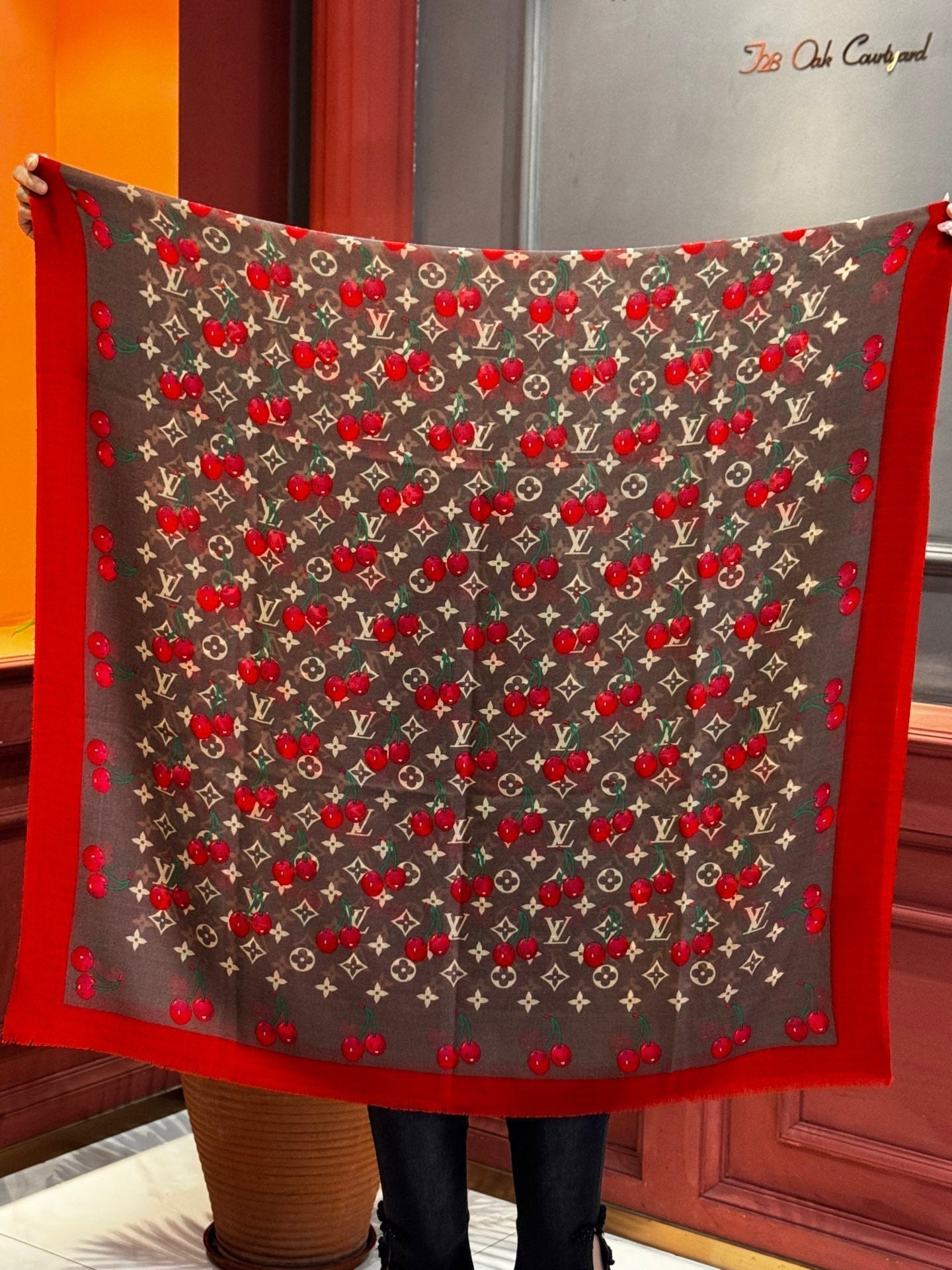LOUIS VUITTON LV SCARF 200 CM IN CASHMERE 728985