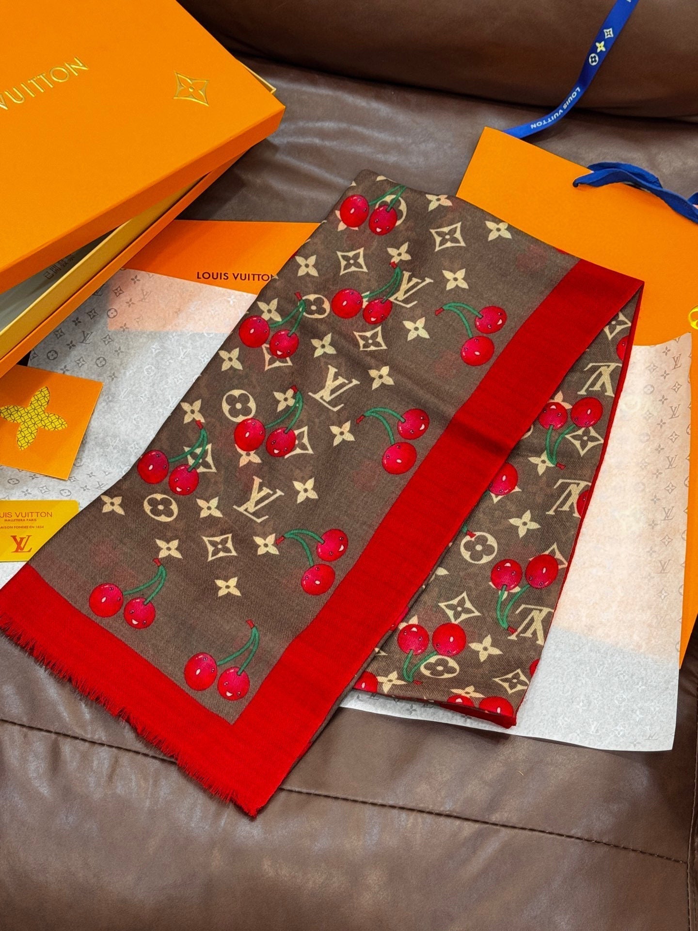 LOUIS VUITTON LV SCARF 200 CM IN CASHMERE 728985