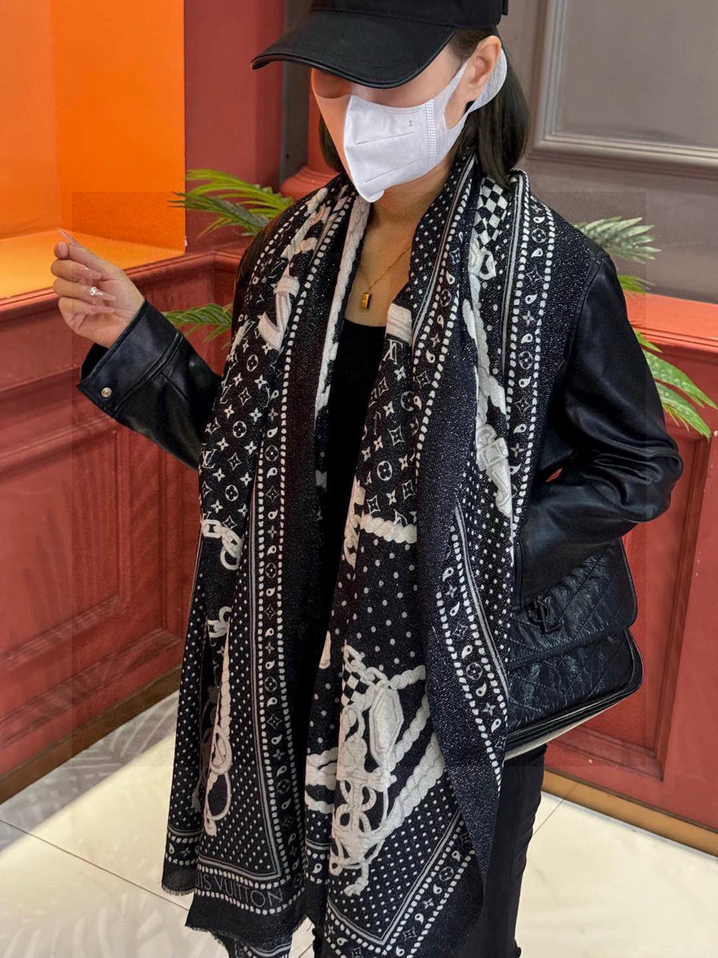 LOUIS VUITTON LV SCARF 200 CM IN CASHMERE 728993