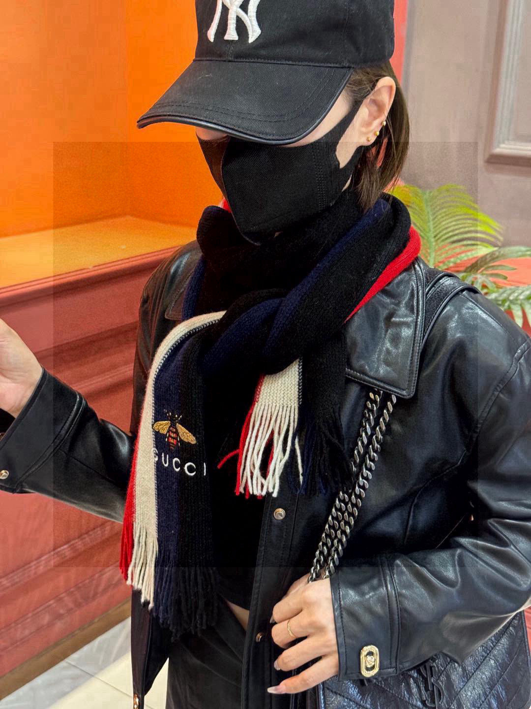 GUCCI 25S SCARF 180 IN CASHMERE 730566
