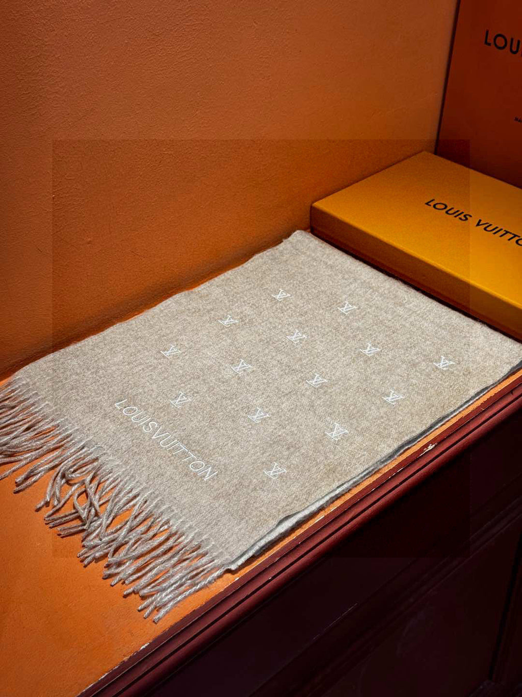 LOUIS VUITTON LV SCARF 180 CM IN CASHMERE 730568
