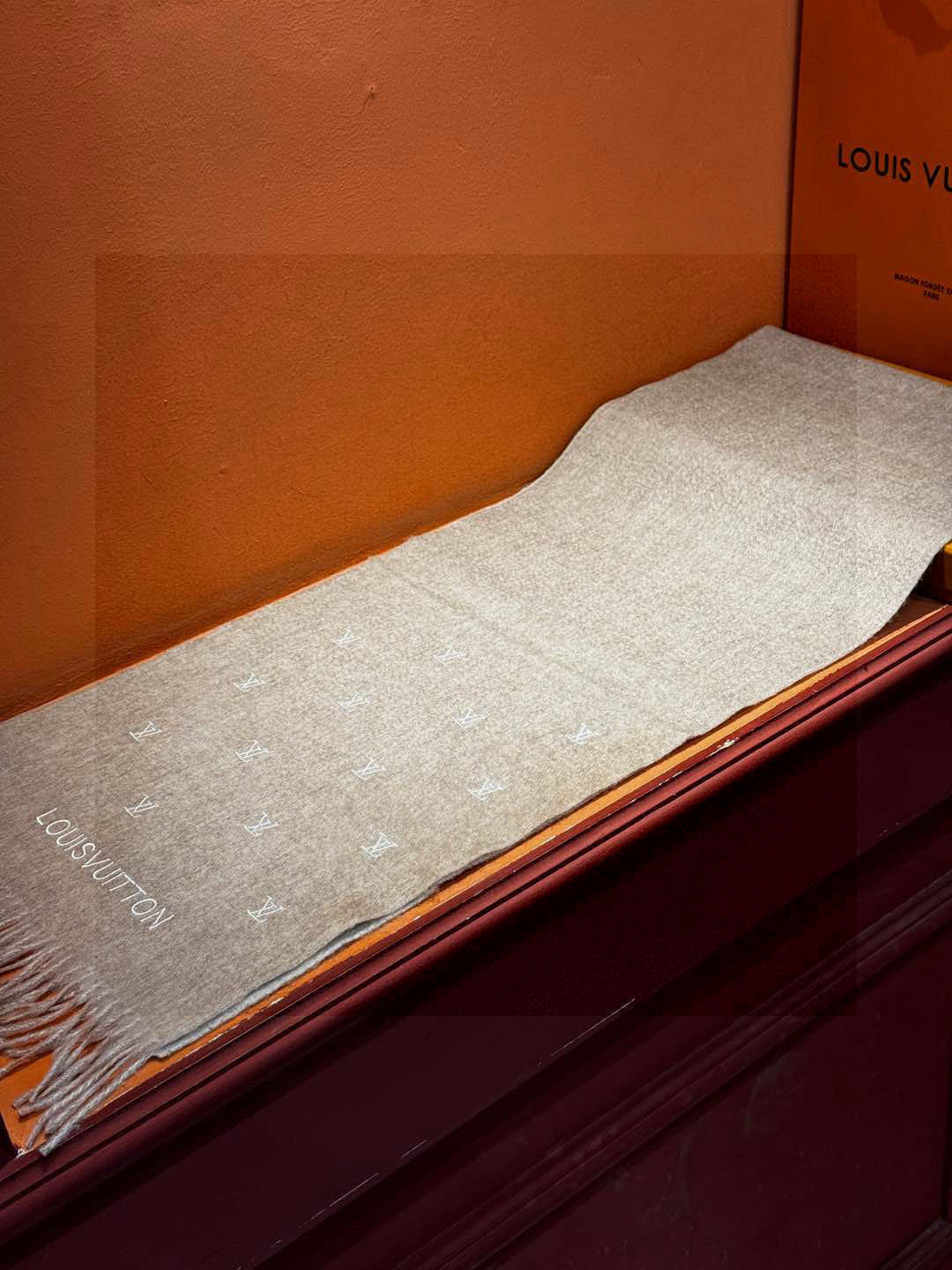 LOUIS VUITTON LV SCARF 180 CM IN CASHMERE 730568