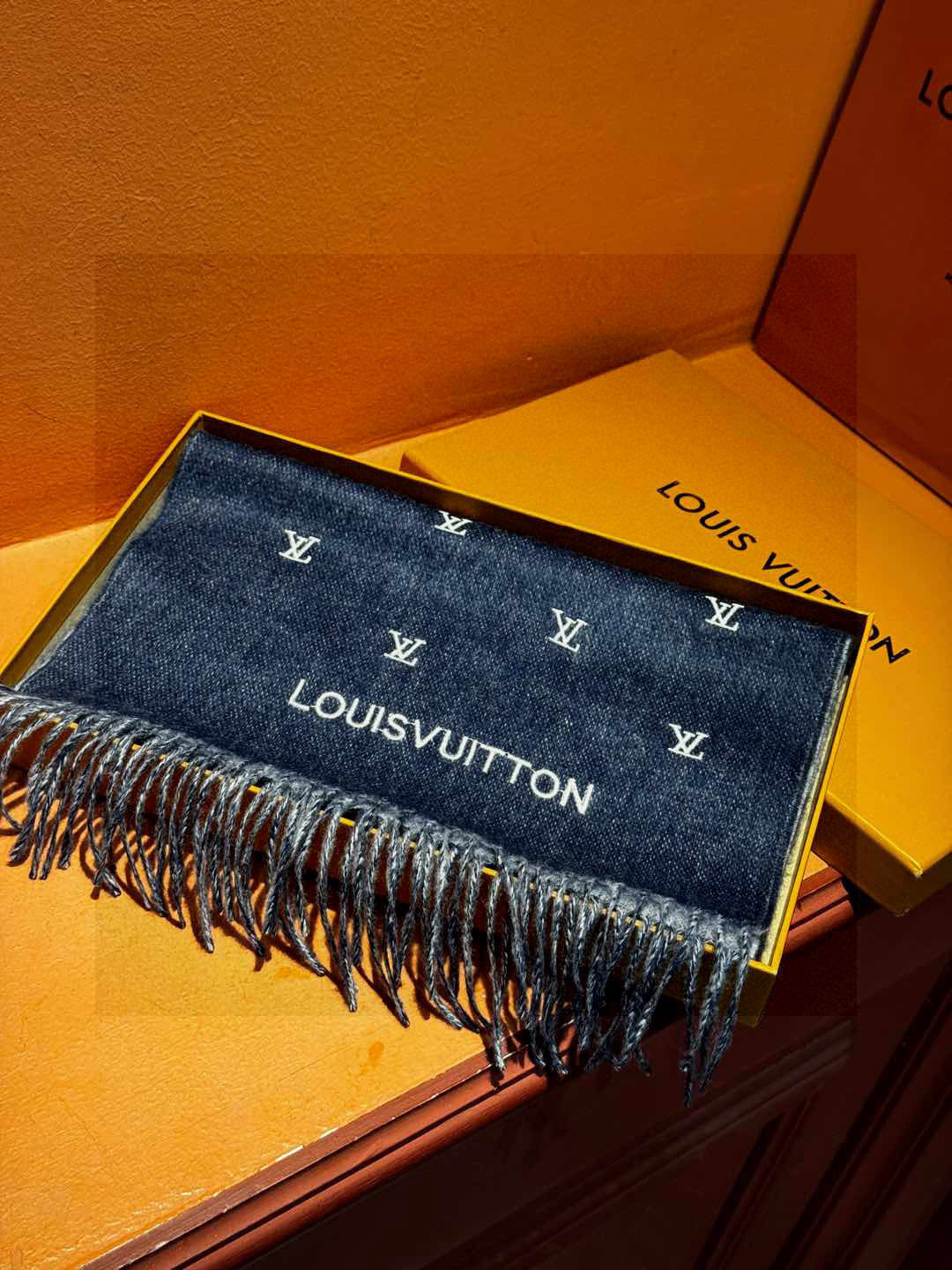 LOUIS VUITTON LV SCARF 180 CM IN CASHMERE 730570