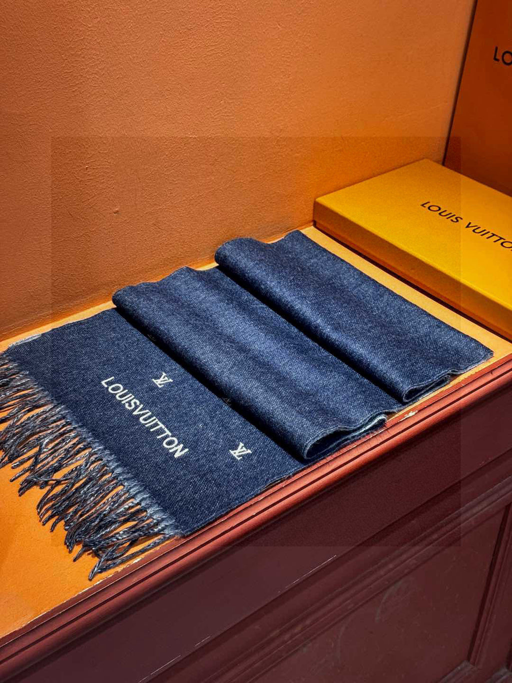 LOUIS VUITTON LV SCARF 180 CM IN CASHMERE 730570