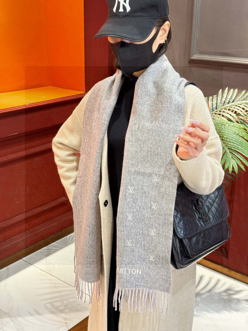 LOUIS VUITTON LV SCARF 180 CM IN CASHMERE 730571