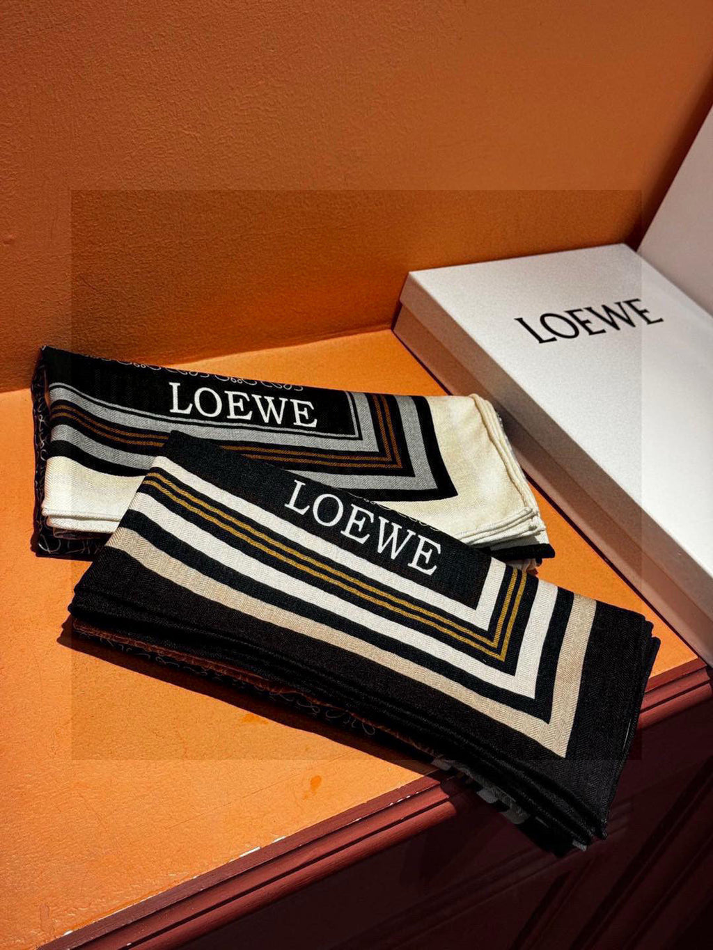 LOEWE 25S SCARF 140 IN CASHMERE SILK 738548