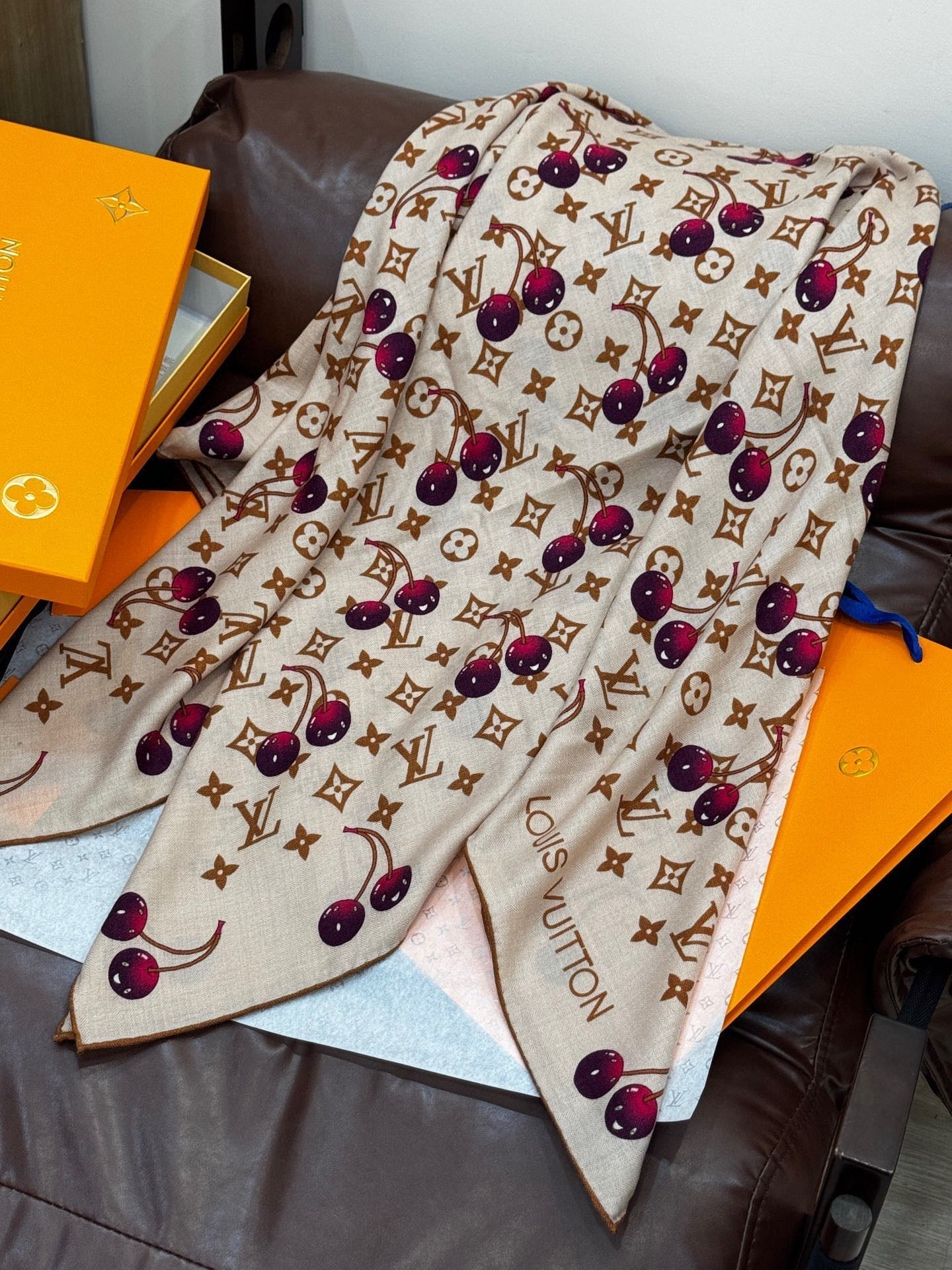 LOUIS VUITTON LV SCARF 140 CM IN WOOL MIX SILK 737263