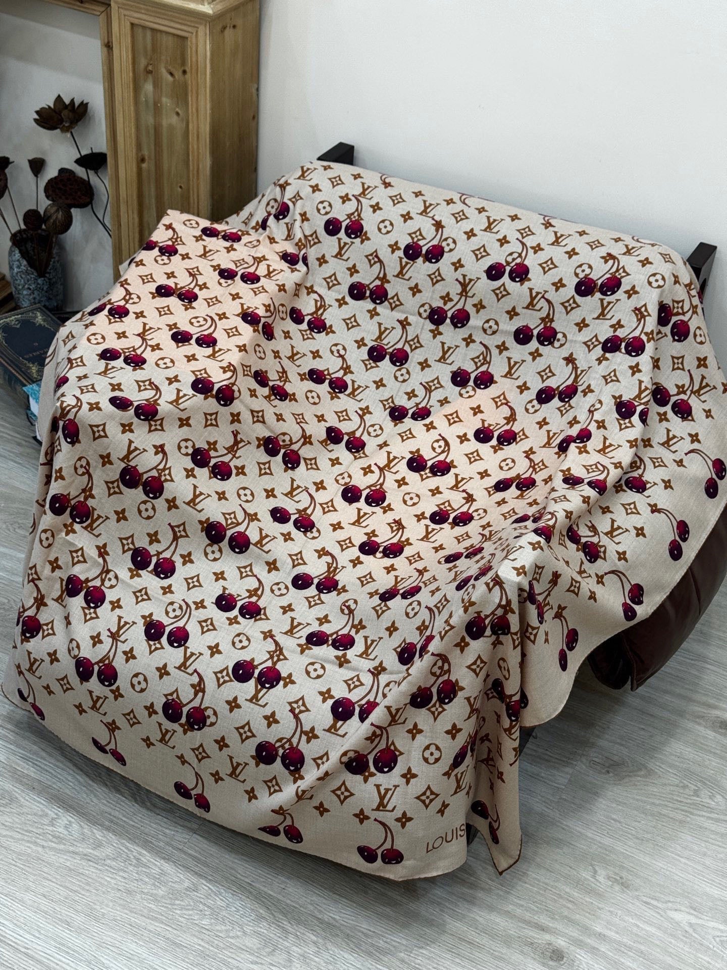 LOUIS VUITTON LV SCARF 140 CM IN WOOL MIX SILK 737263