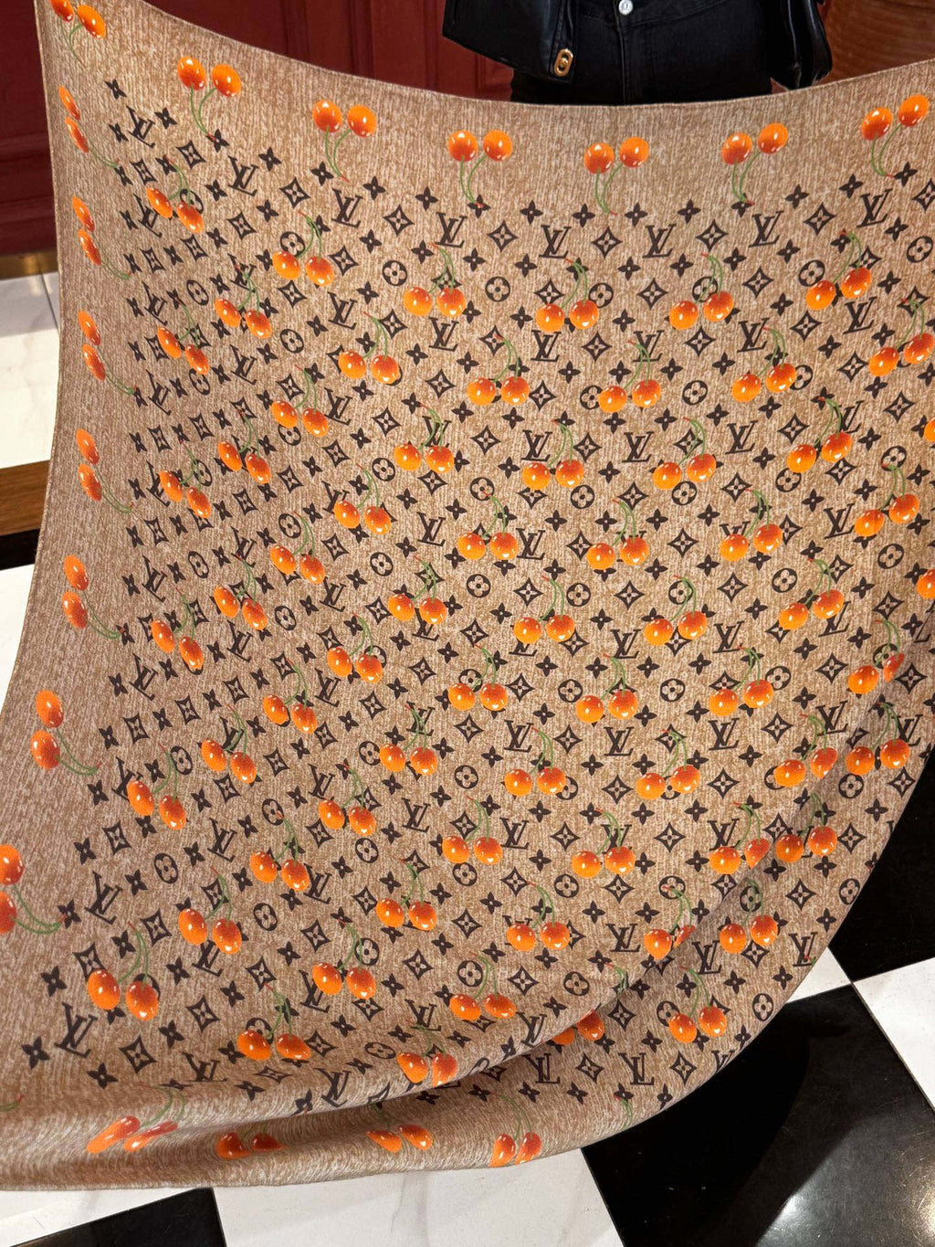 LOUIS VUITTON LV SCARF 140 CM IN WOOL MIX SILK 737264