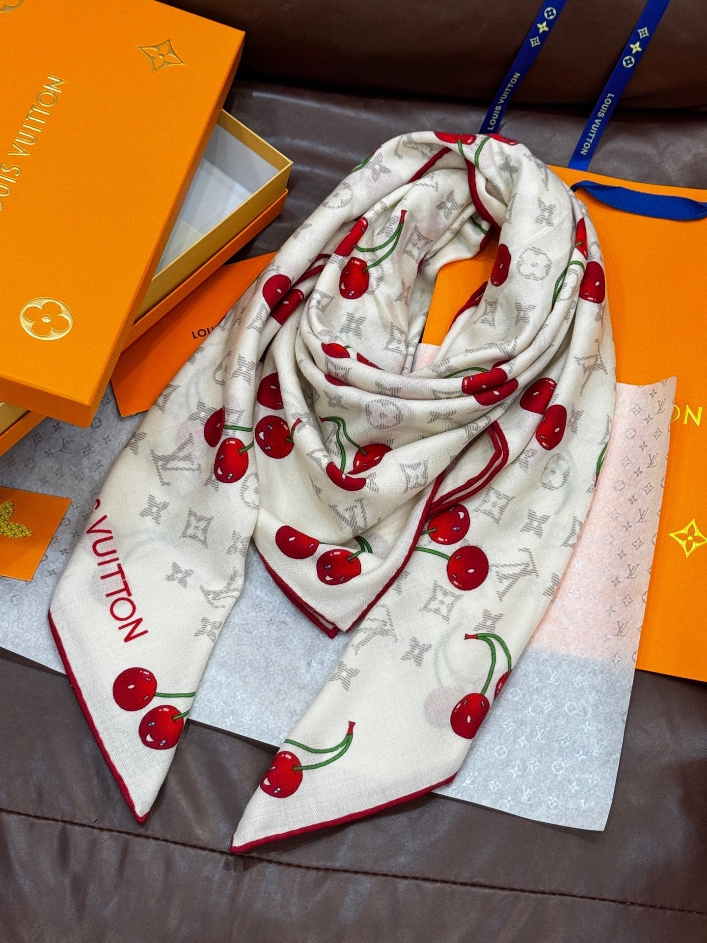 LOUIS VUITTON LV SCARF 140 CM IN SILK-CASHMERE BLEND 737267