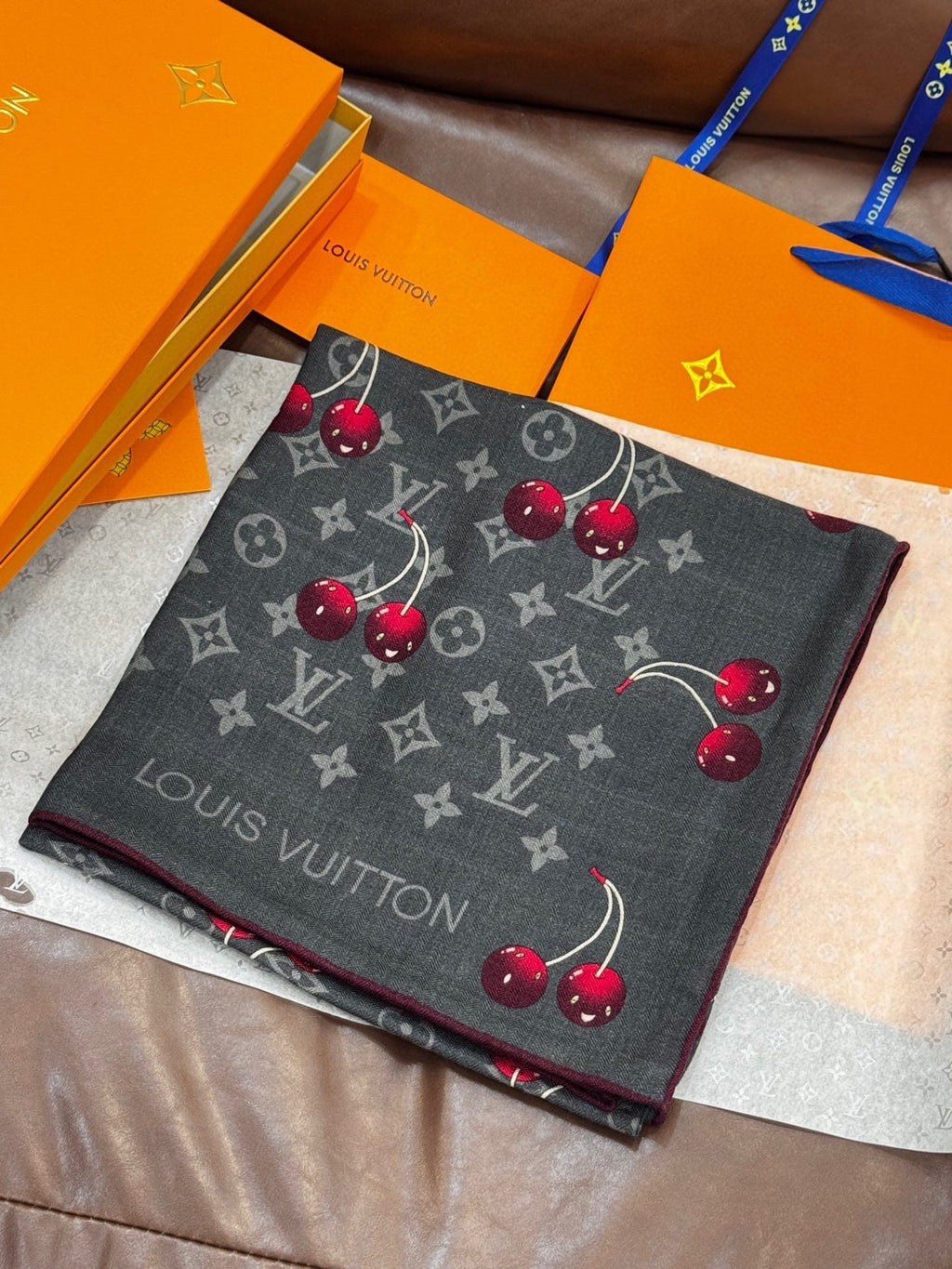 LOUIS VUITTON LV SCARF 140 CM IN SILK-CASHMERE BLEND 737268