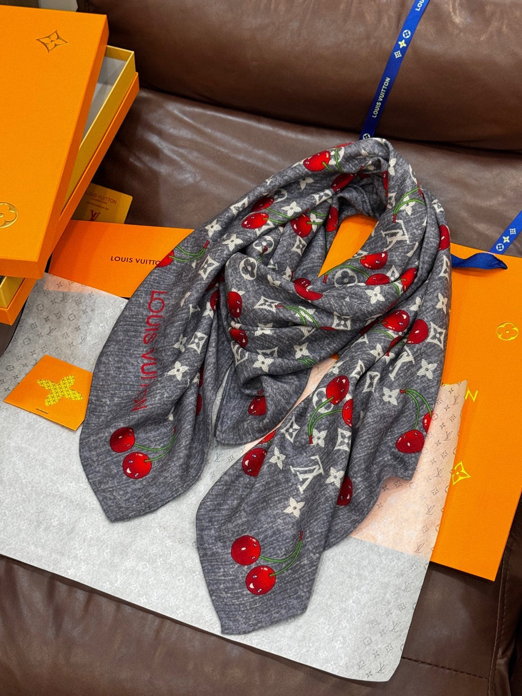 LOUIS VUITTON LV SCARF 140 CM IN SILK-CASHMERE BLEND 737270