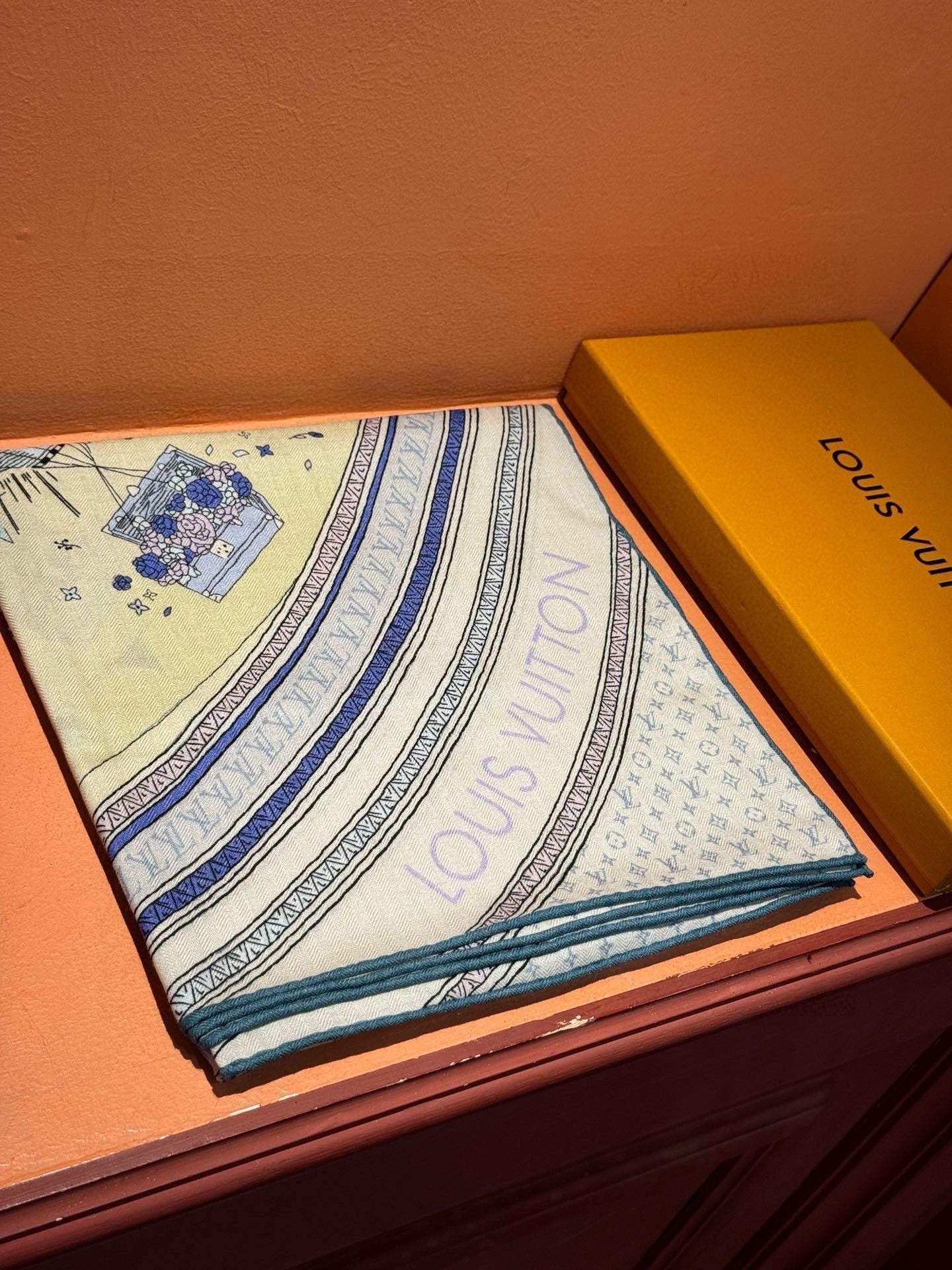 LOUIS VUITTON LV SCARF 140 CM IN SILK-CASHMERE BLEND 737274
