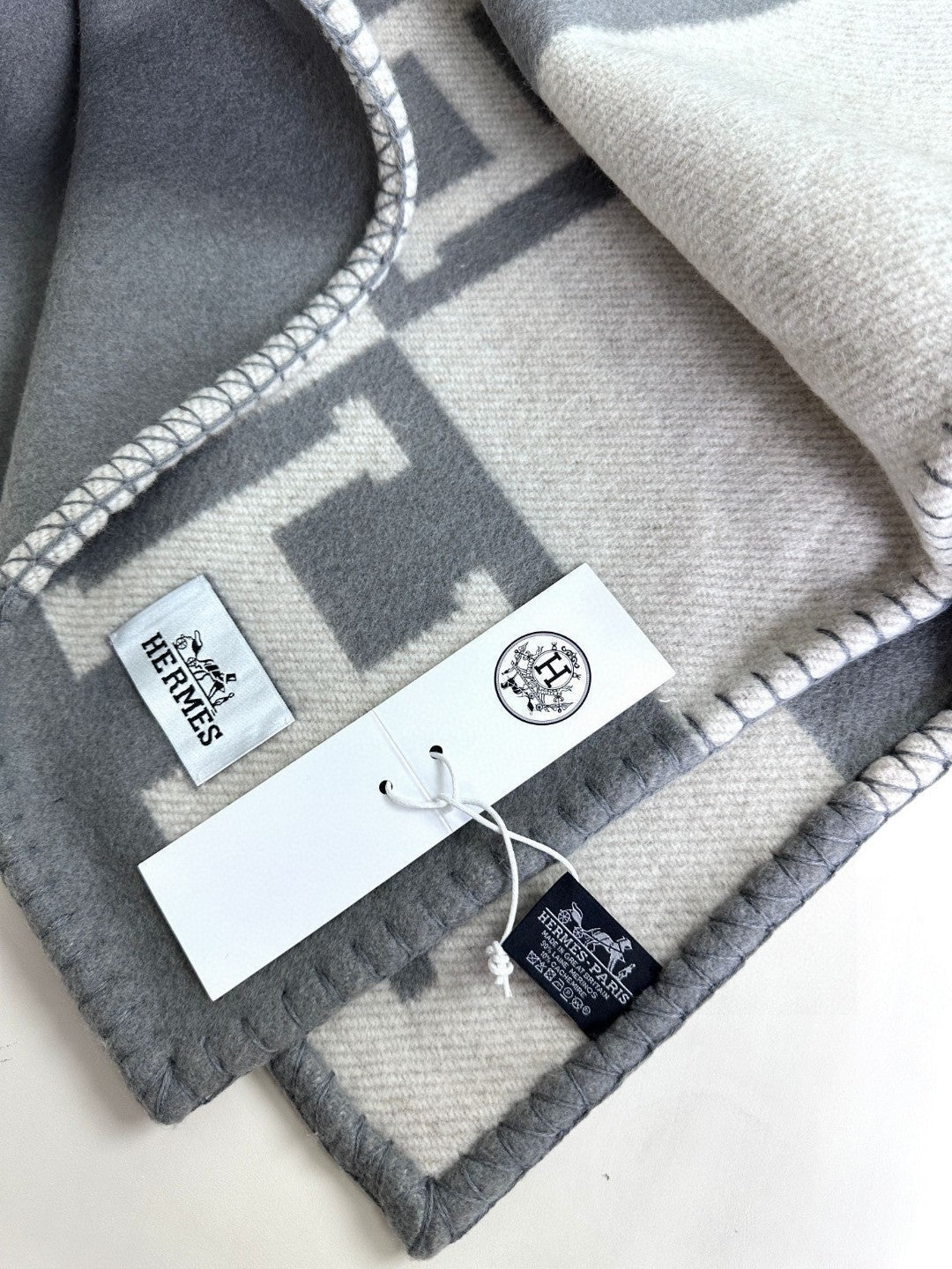 HERMES AVALON THROW BLANKET 170 CM IN COOL GRAY CASERE 294471