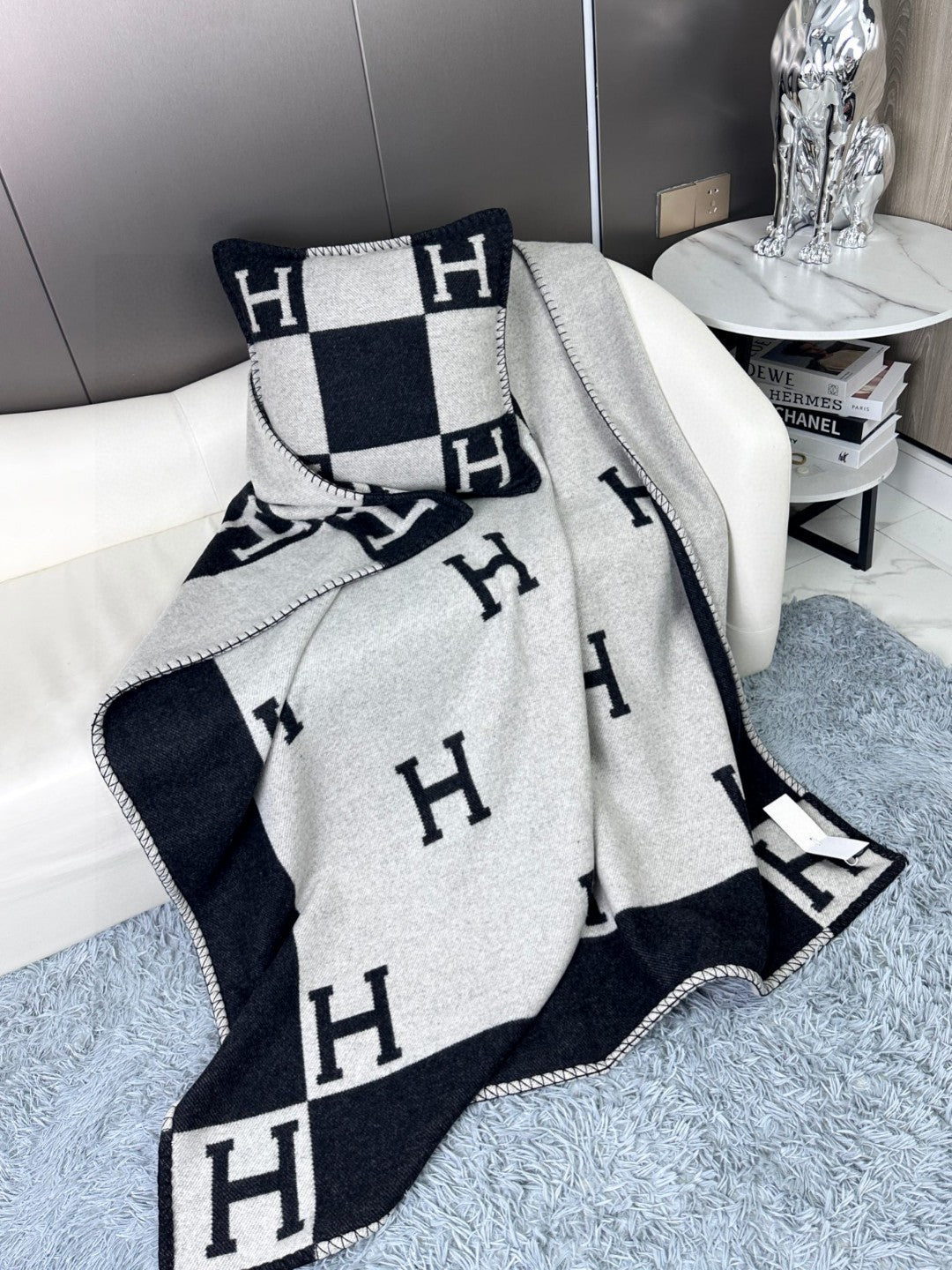 HERMES AVALON THROW BLANKET 170 CM IN BLACK CASERE 294472
