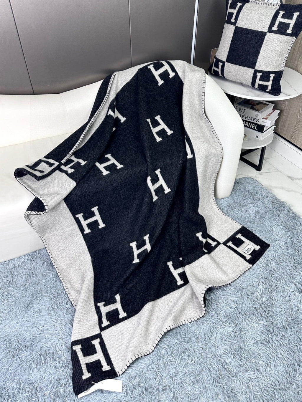 HERMES AVALON THROW BLANKET 170 CM IN BLACK CASERE 294472