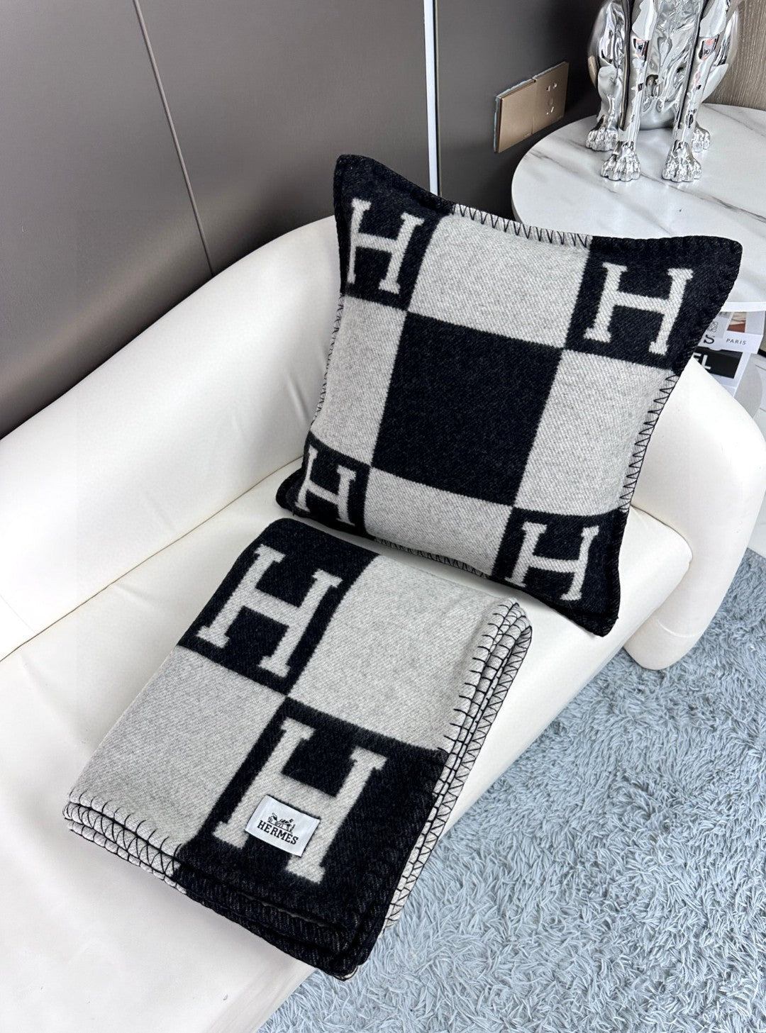 HERMES AVALON THROW BLANKET 170 CM IN BLACK CASERE 294472
