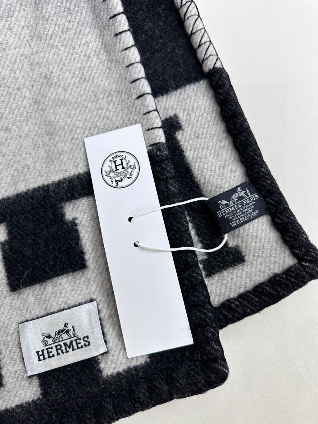 HERMES AVALON THROW BLANKET 170 CM IN BLACK CASERE 294472