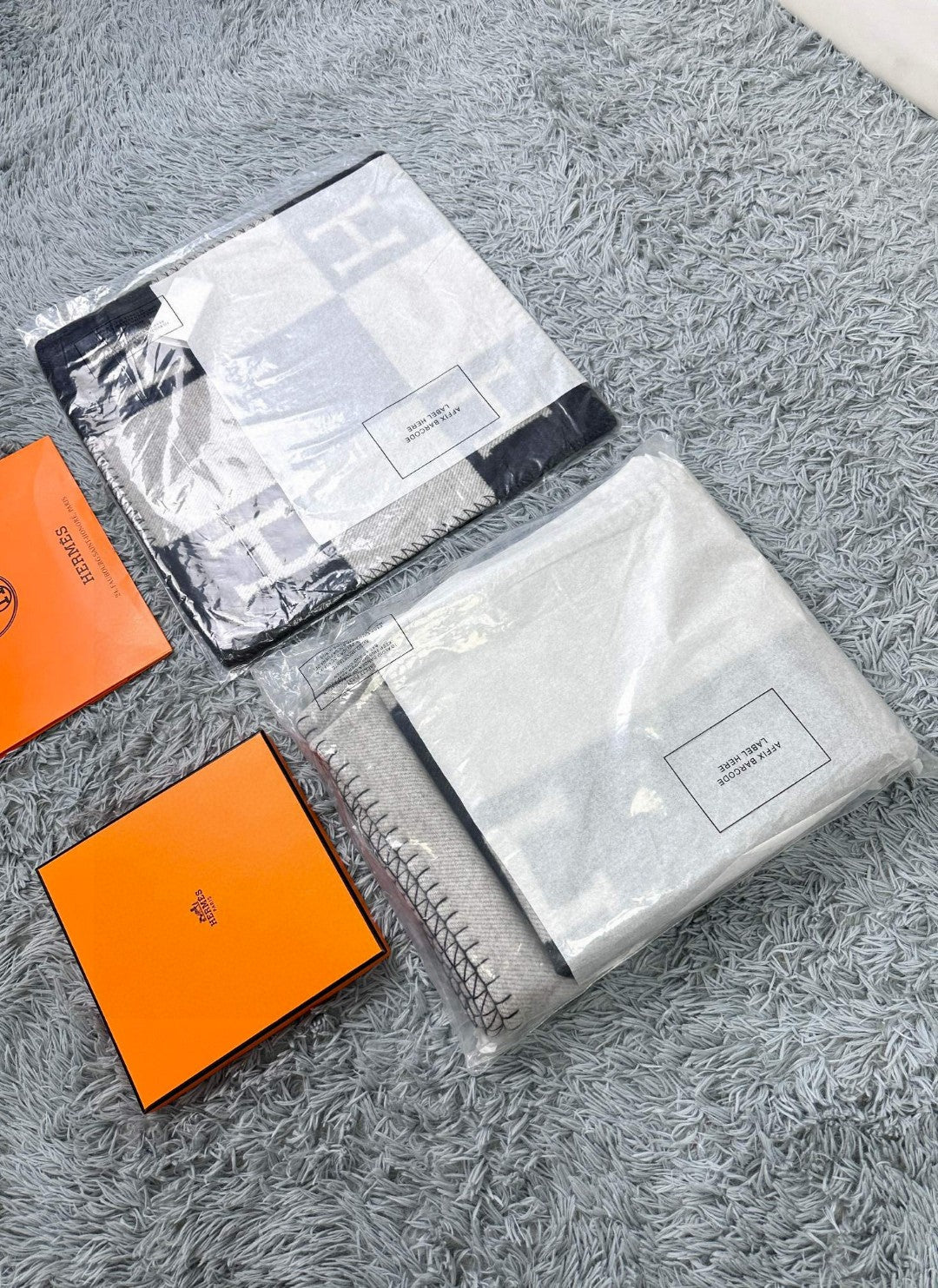HERMES AVALON THROW BLANKET 170 CM IN BLACK CASERE 294472