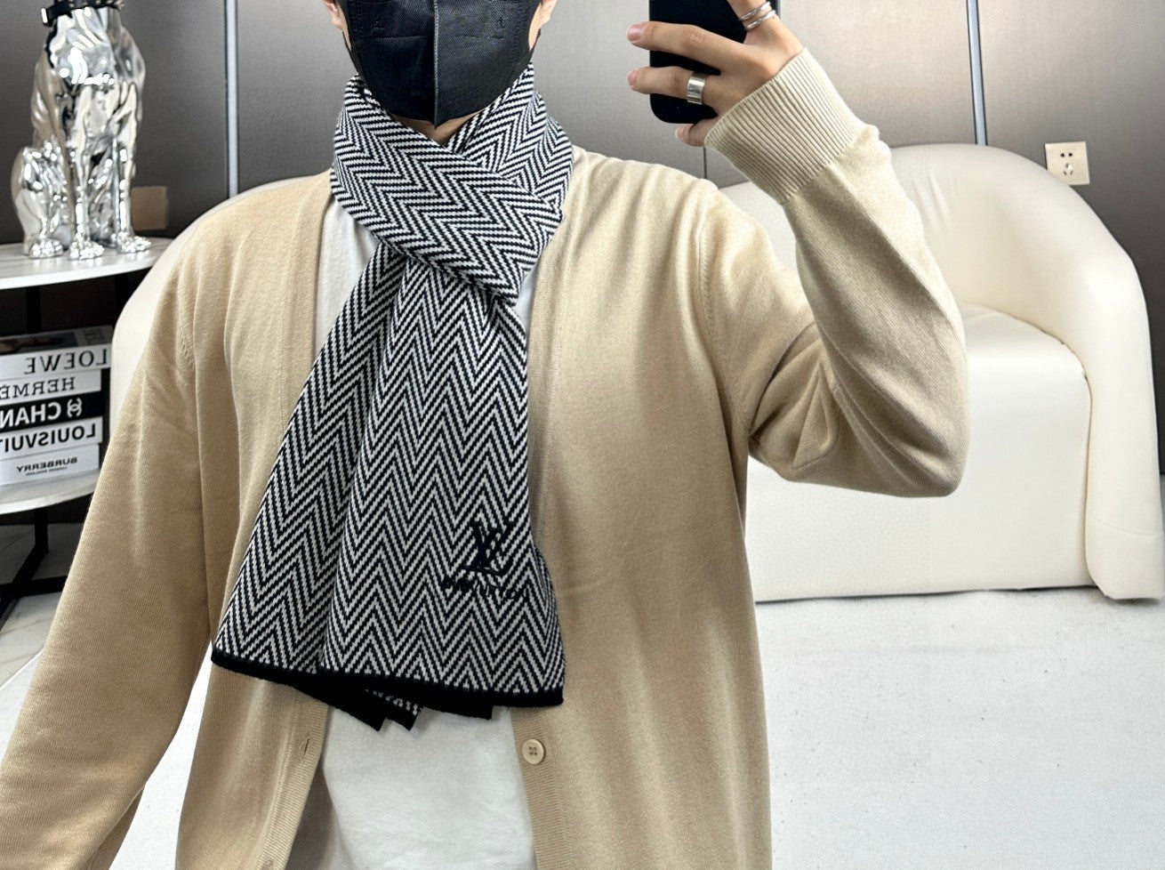 LOUIS VUITTON SCARF 180 CM IN BLACK MIX WHITE CASHMERE 393155